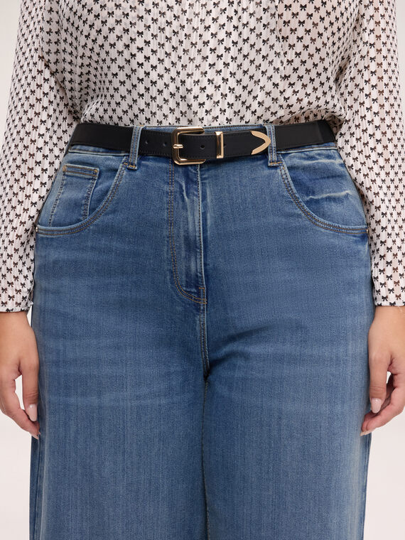 Elasticized belt with jewel buckle