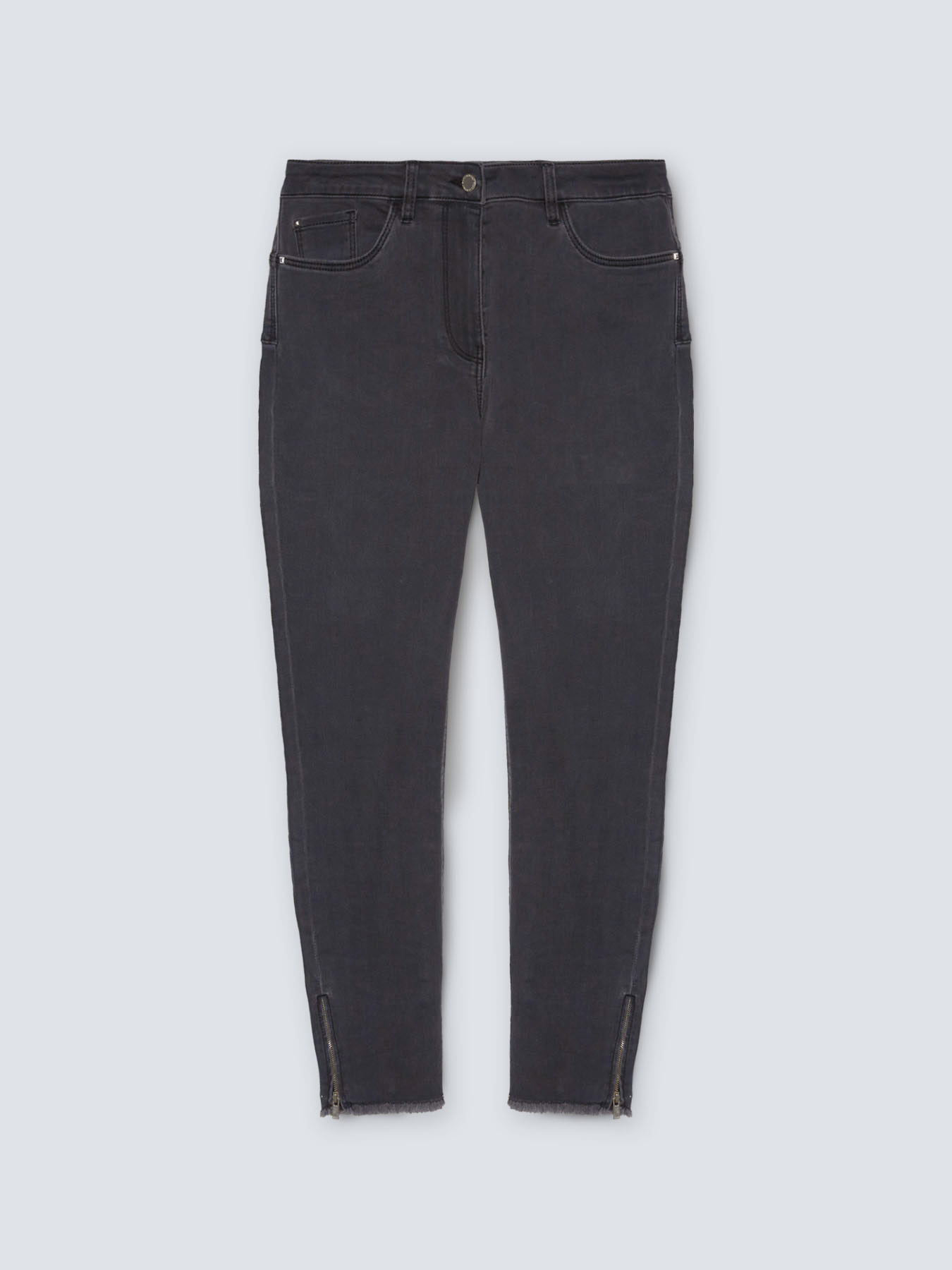 Vaqueros skinny con cremallera en la parte inferior image number 4