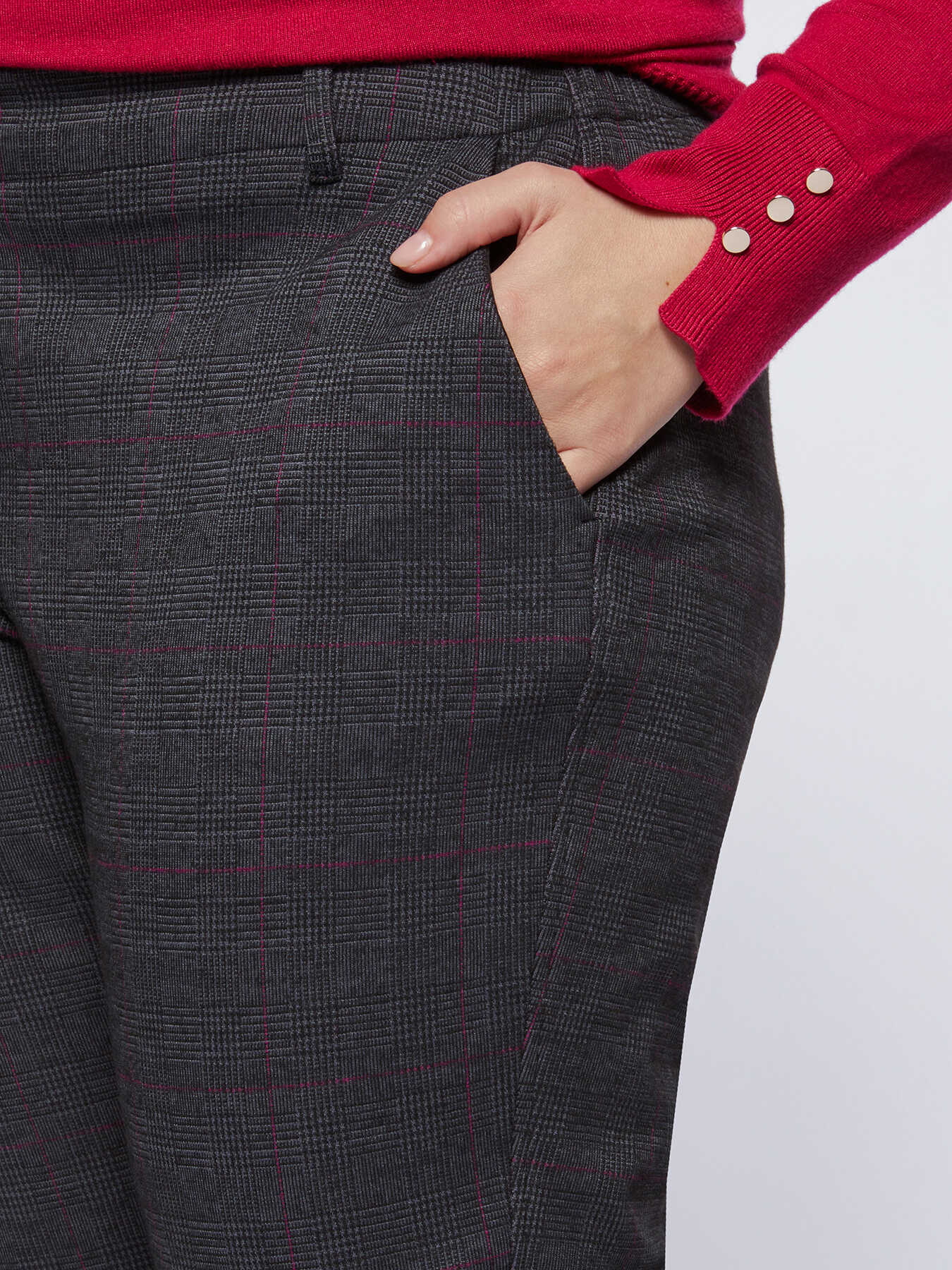 Pantaloni dritti check image number 2