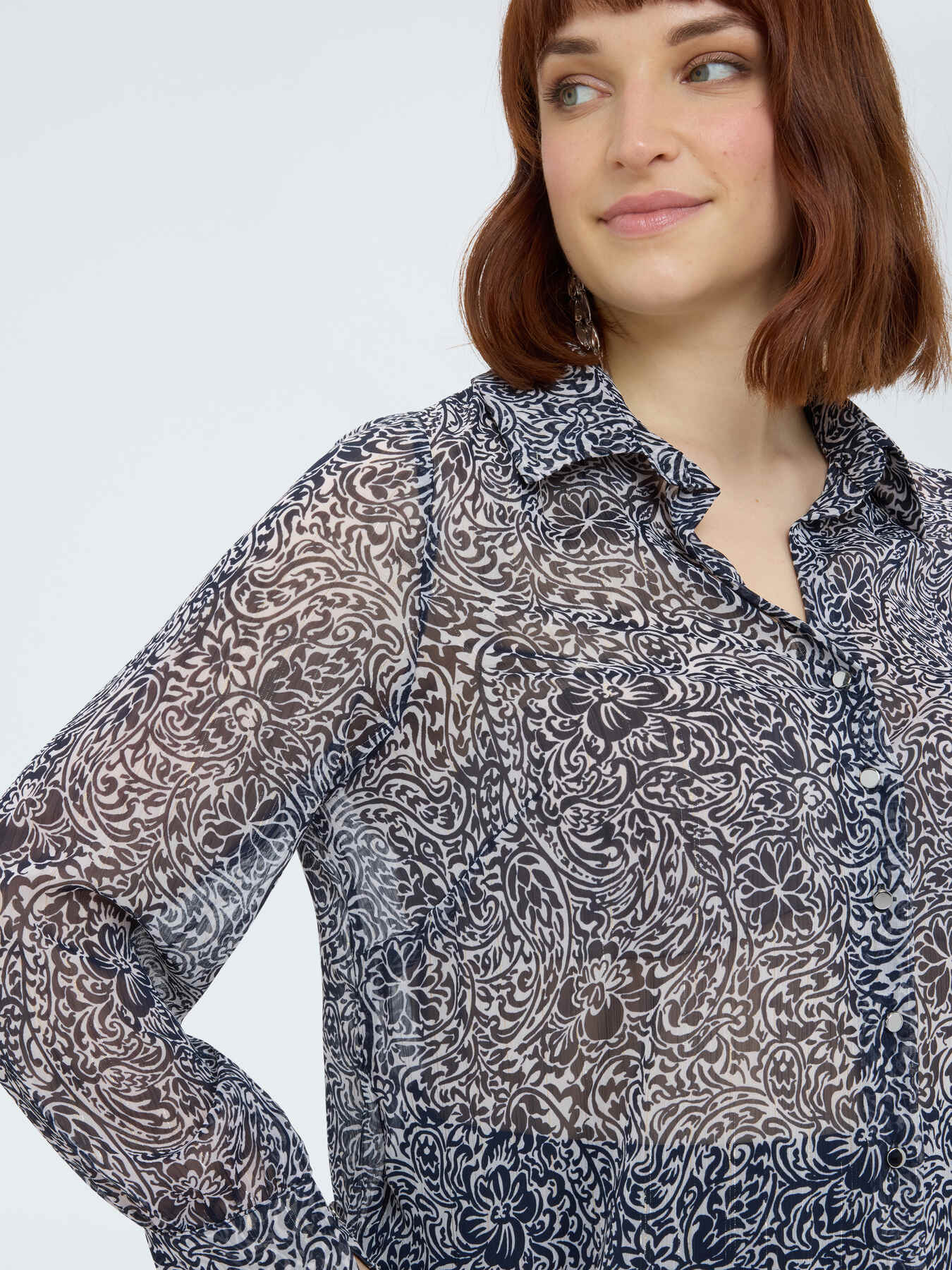 Crepe shirt with floral print image number 2