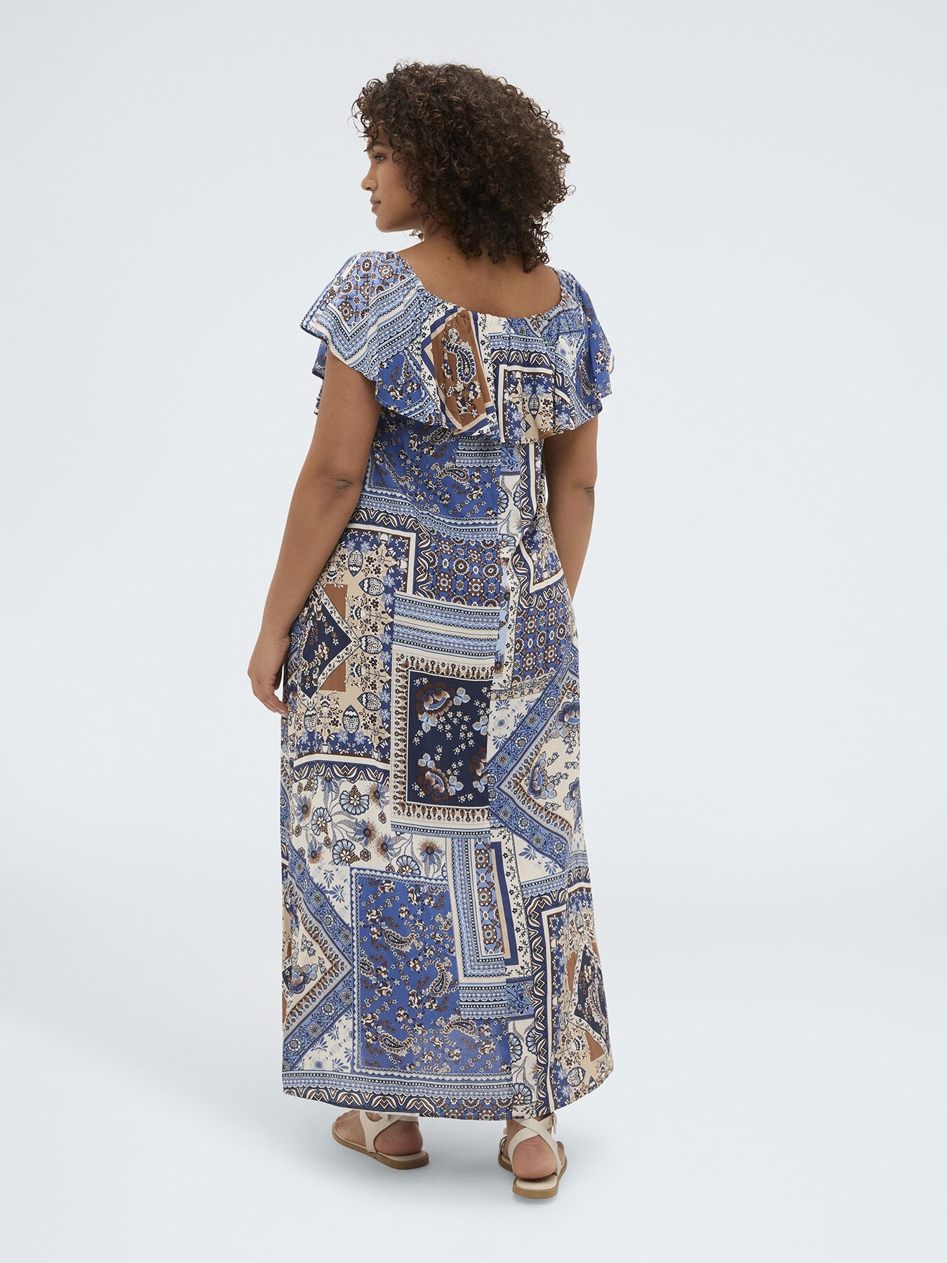 Robe longue &agrave; &eacute;paules d&eacute;nud&eacute;es avec imprim&eacute; image number 1