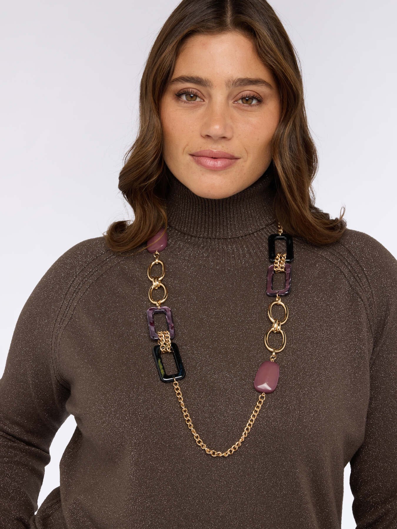 Collana con mix di ciondoli image number 0