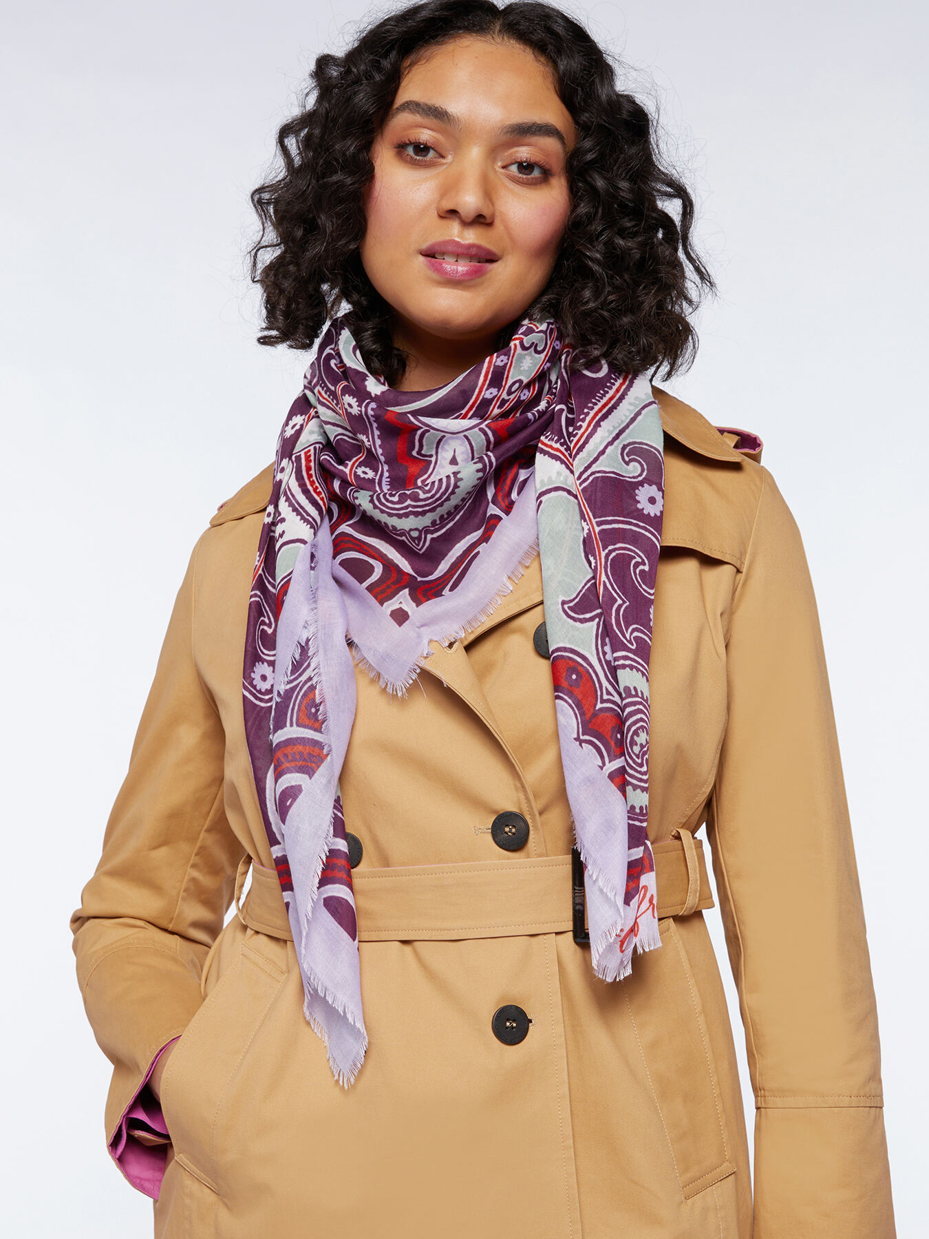 Fular estampado image number 0