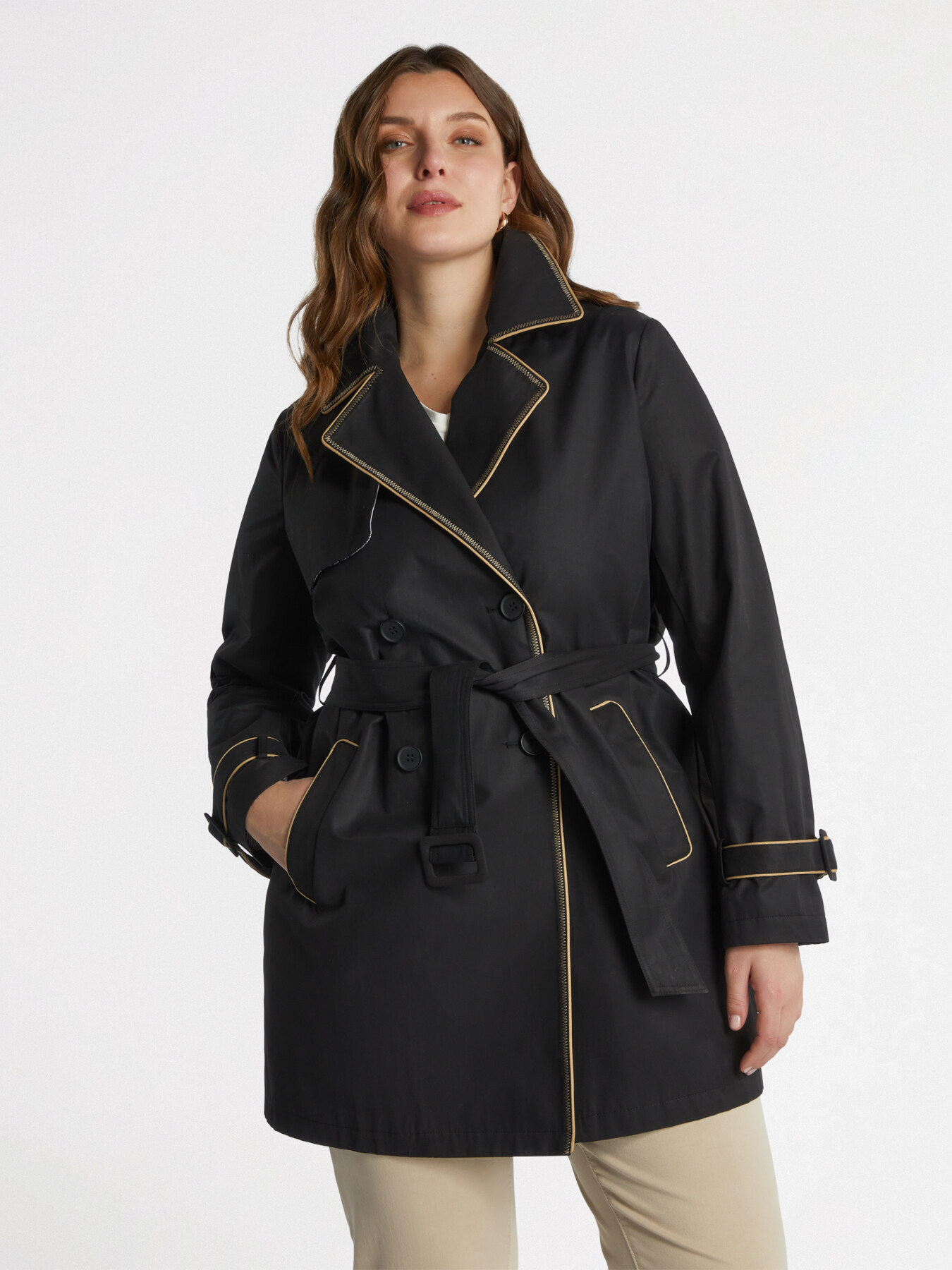 Trench coat with contrasting trims