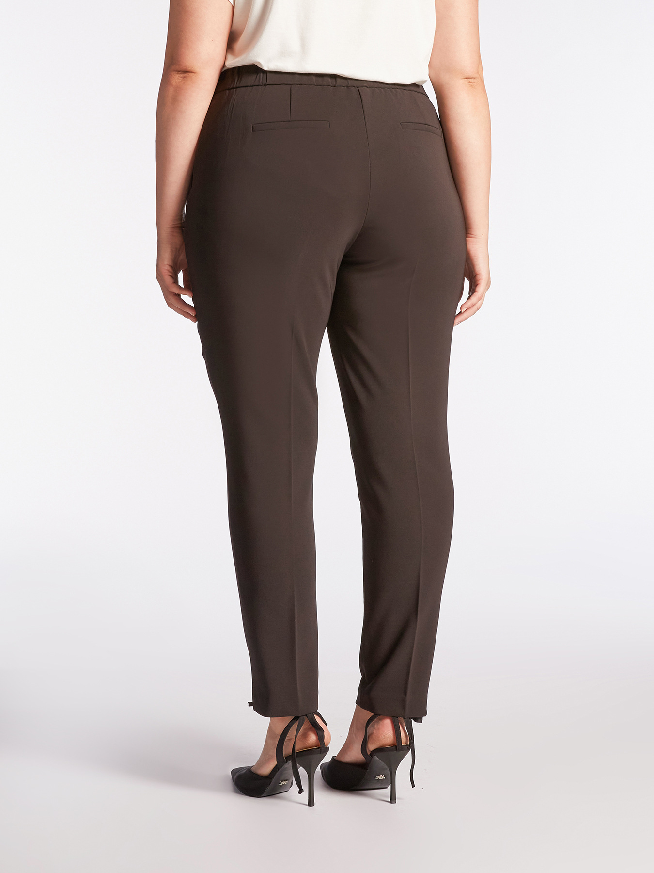 Pantaloni dritti in tessuto tecnico image number 1