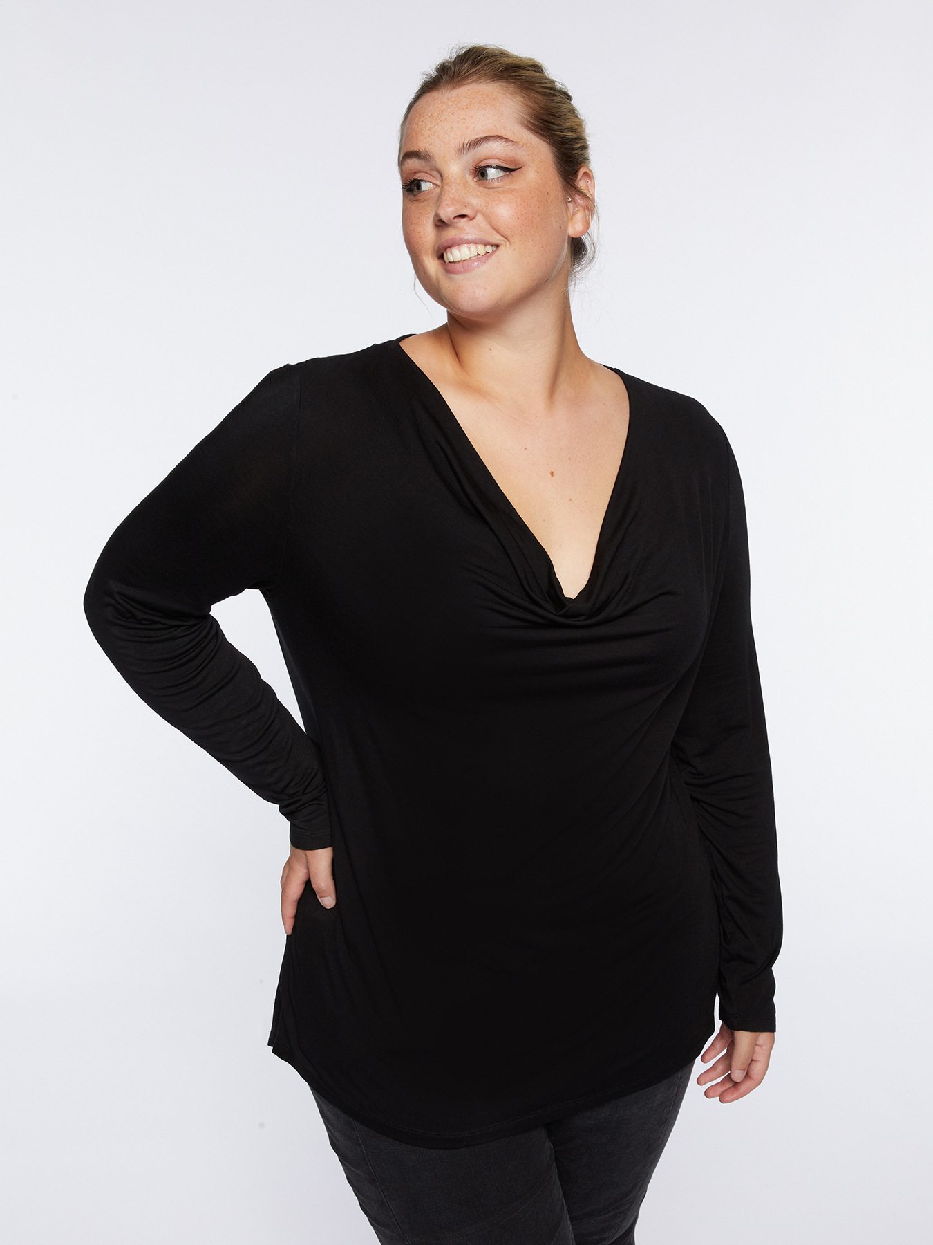 Camiseta con escote drapeado image number 0