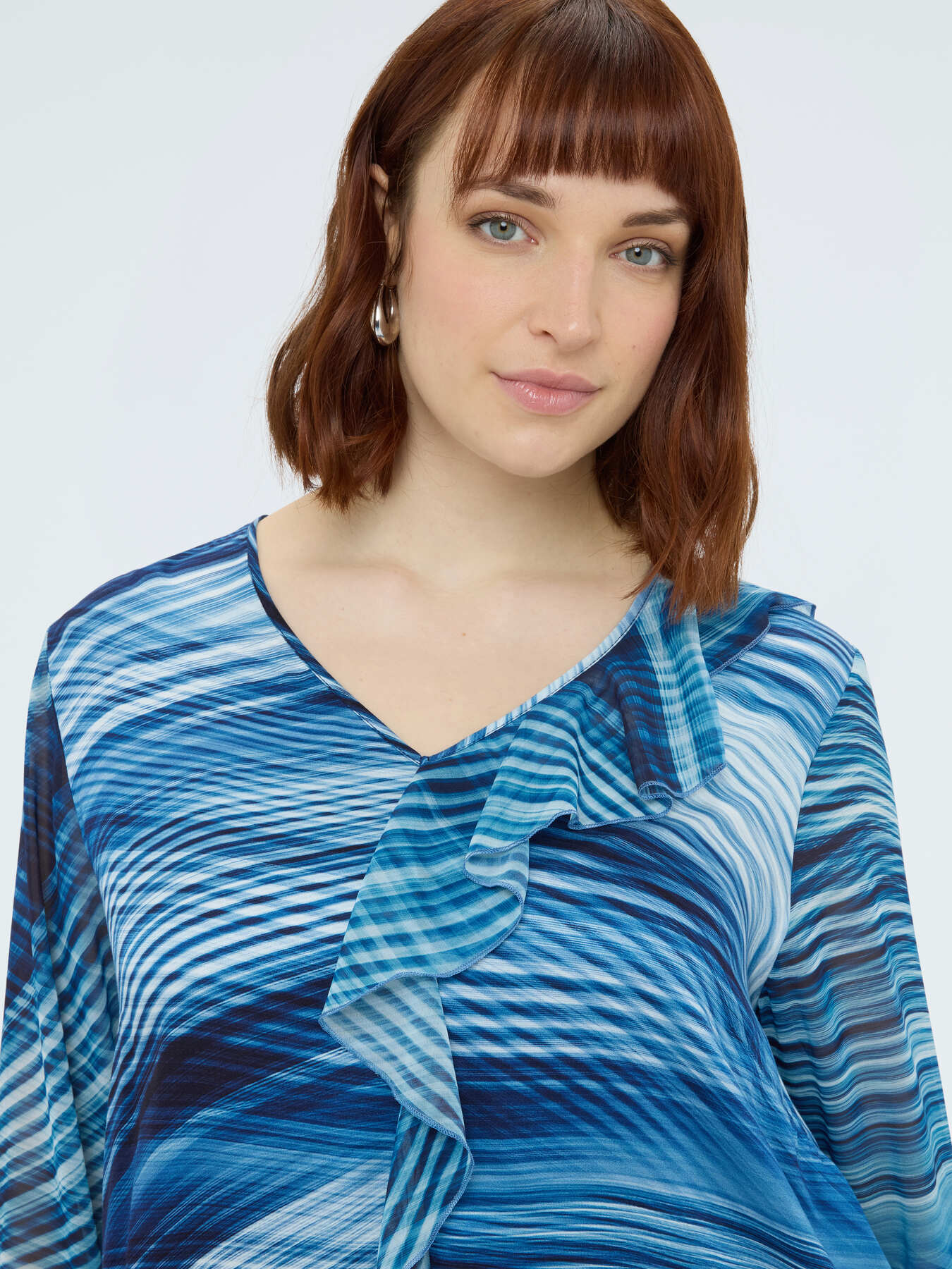 Blusa de viscosa estampada con volante image number 2