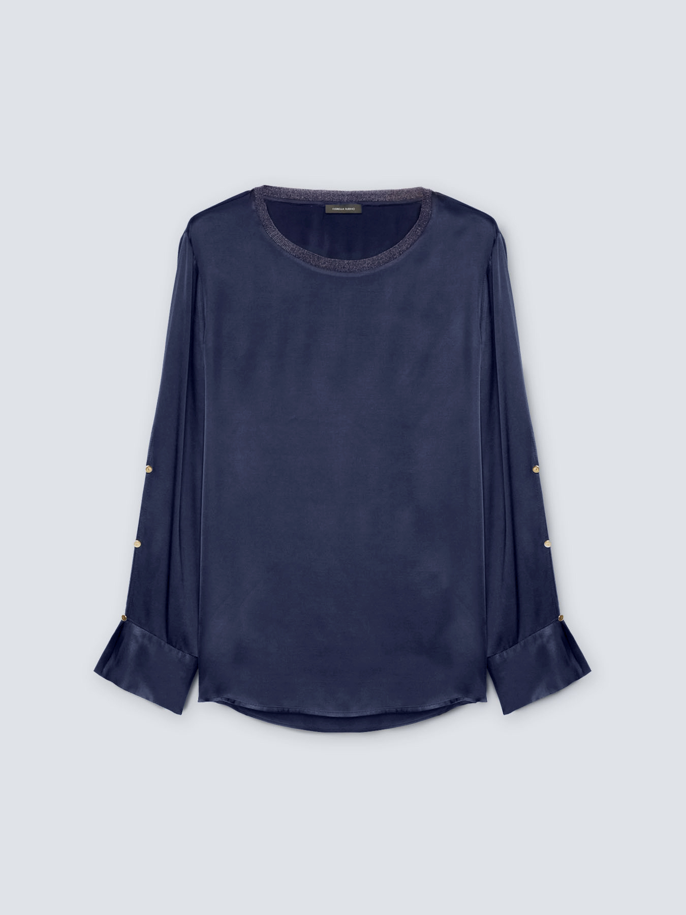 Blusa in raso con bottoni sulle maniche image number 3