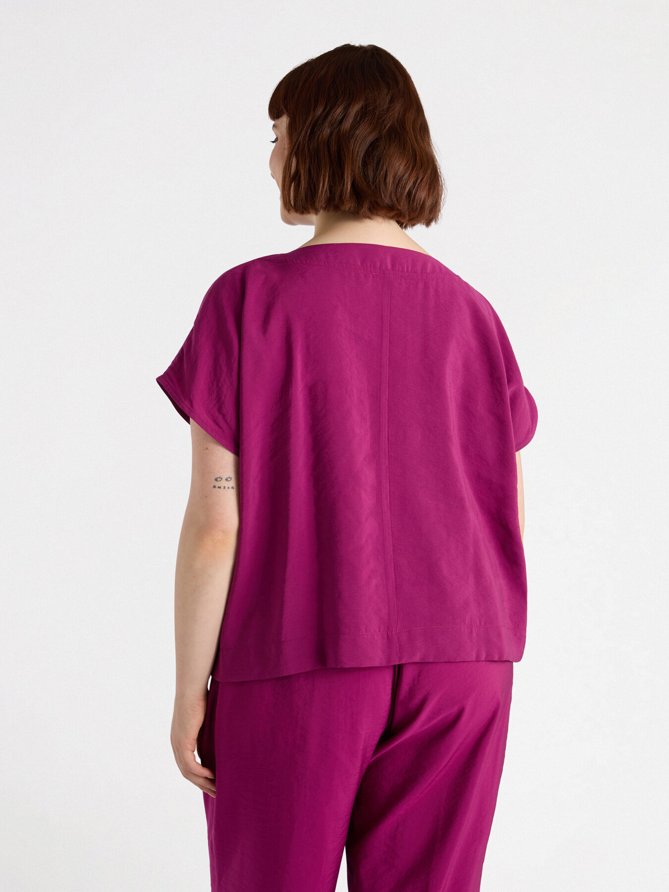 Boxy-Bluse aus mattem Satin image number 1