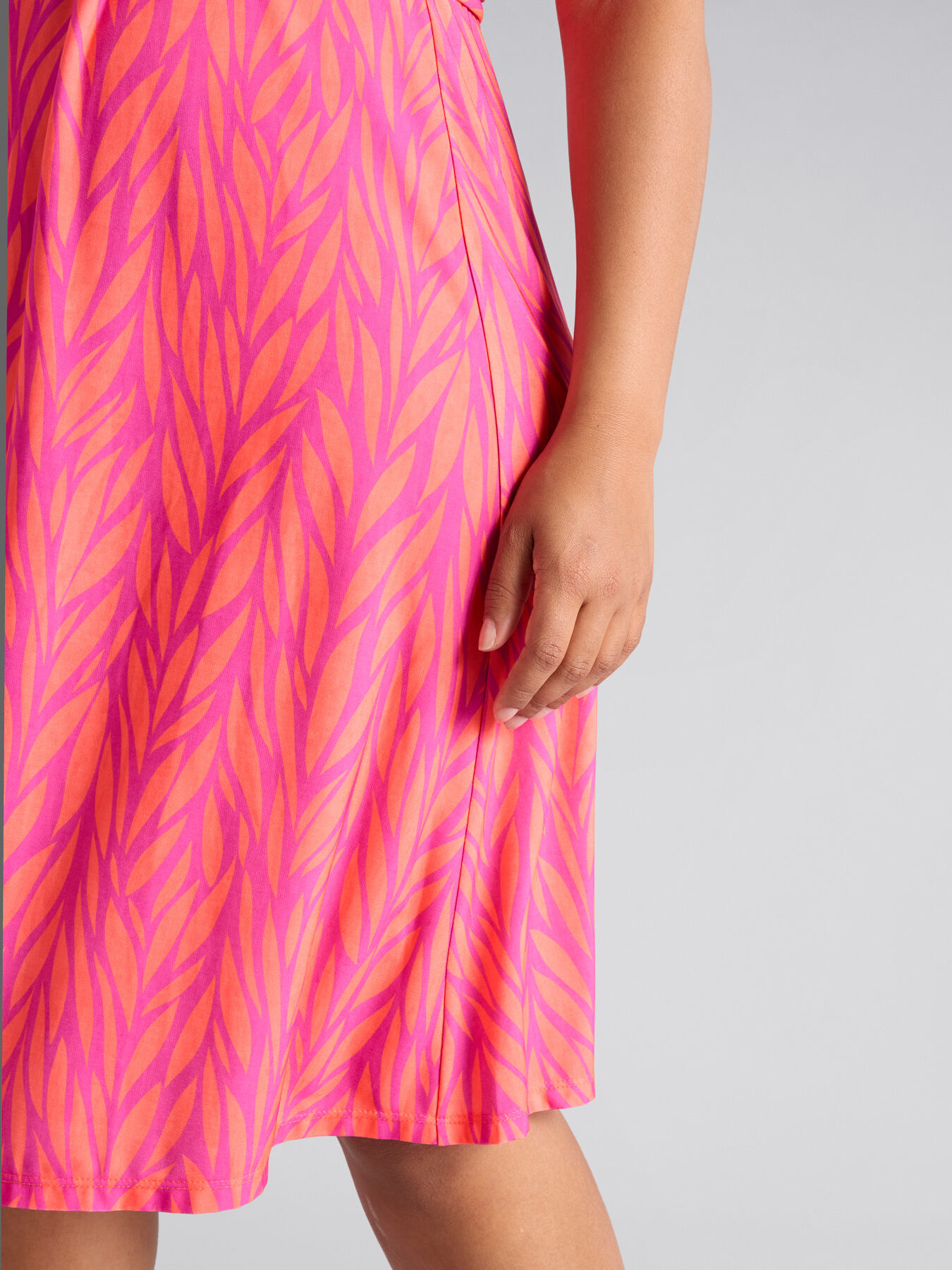 Printed jersey dress image number 4