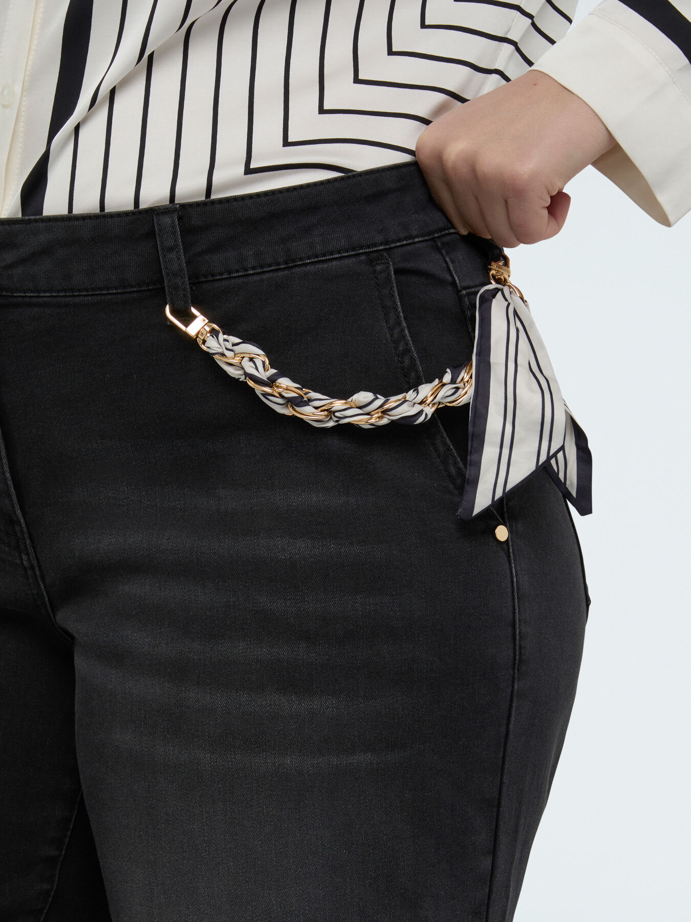 Jeans Wide Leg lavaggio black con charm image number 3