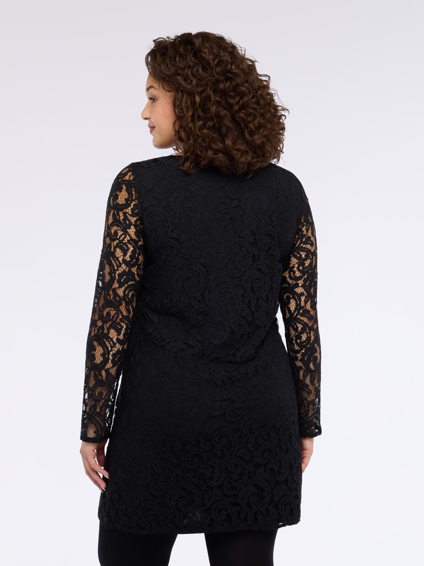 Kurzes Spitzenkleid mit langen &Auml;rmeln image number 2