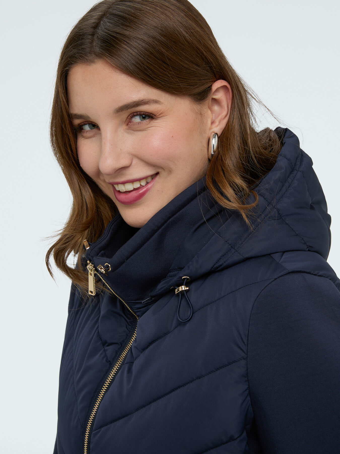 Two-tone puffer jacket with removable hood image number 2