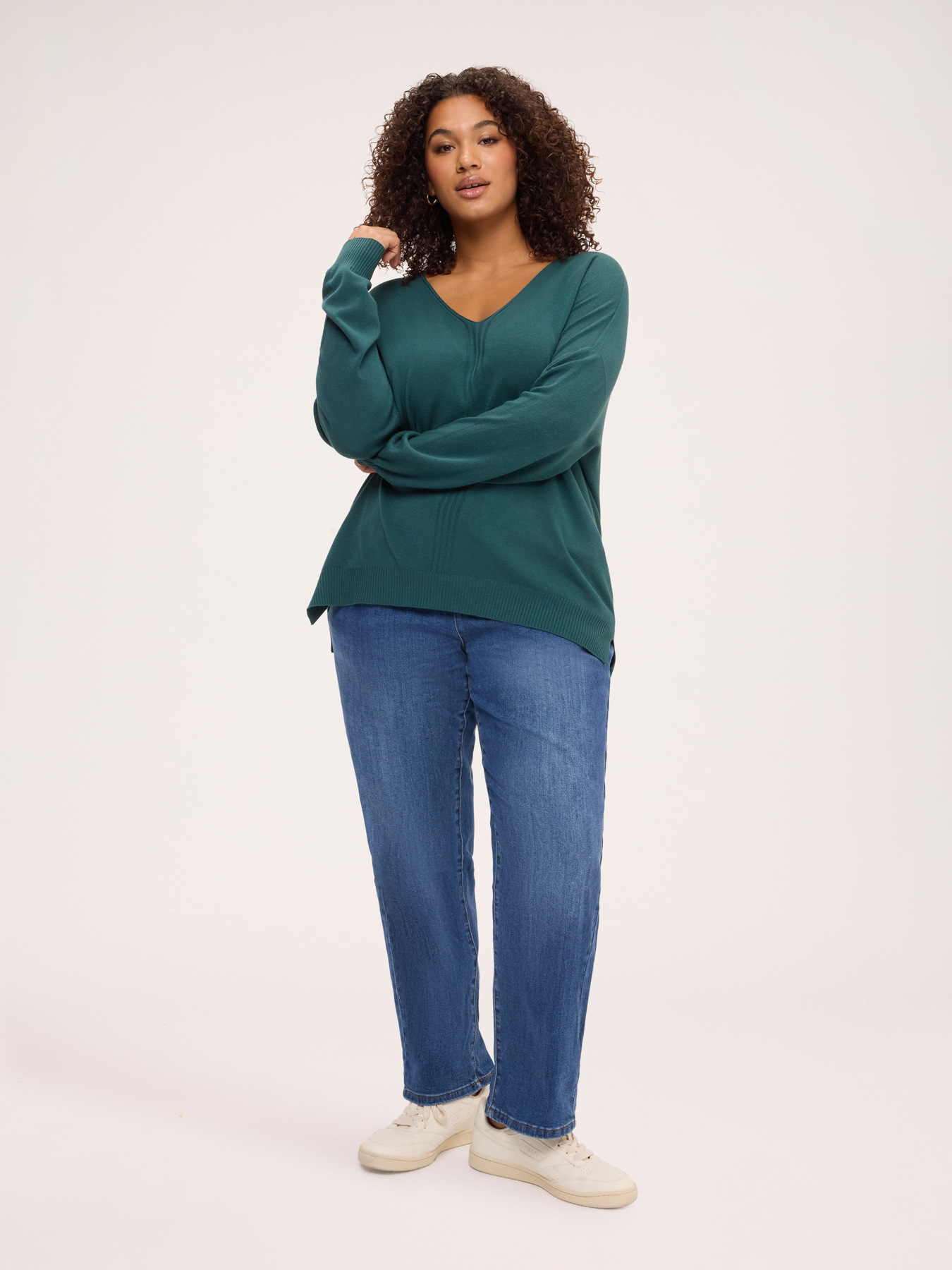 V-Ausschnitt-Pullover aus Viskose-Mix image number 3