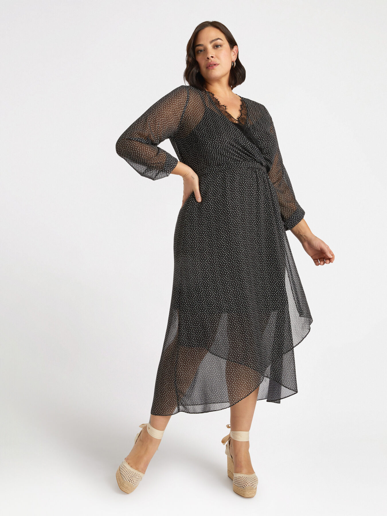 Gepunktetes Kleid mit &Uuml;berkreuzung vorne image number 0