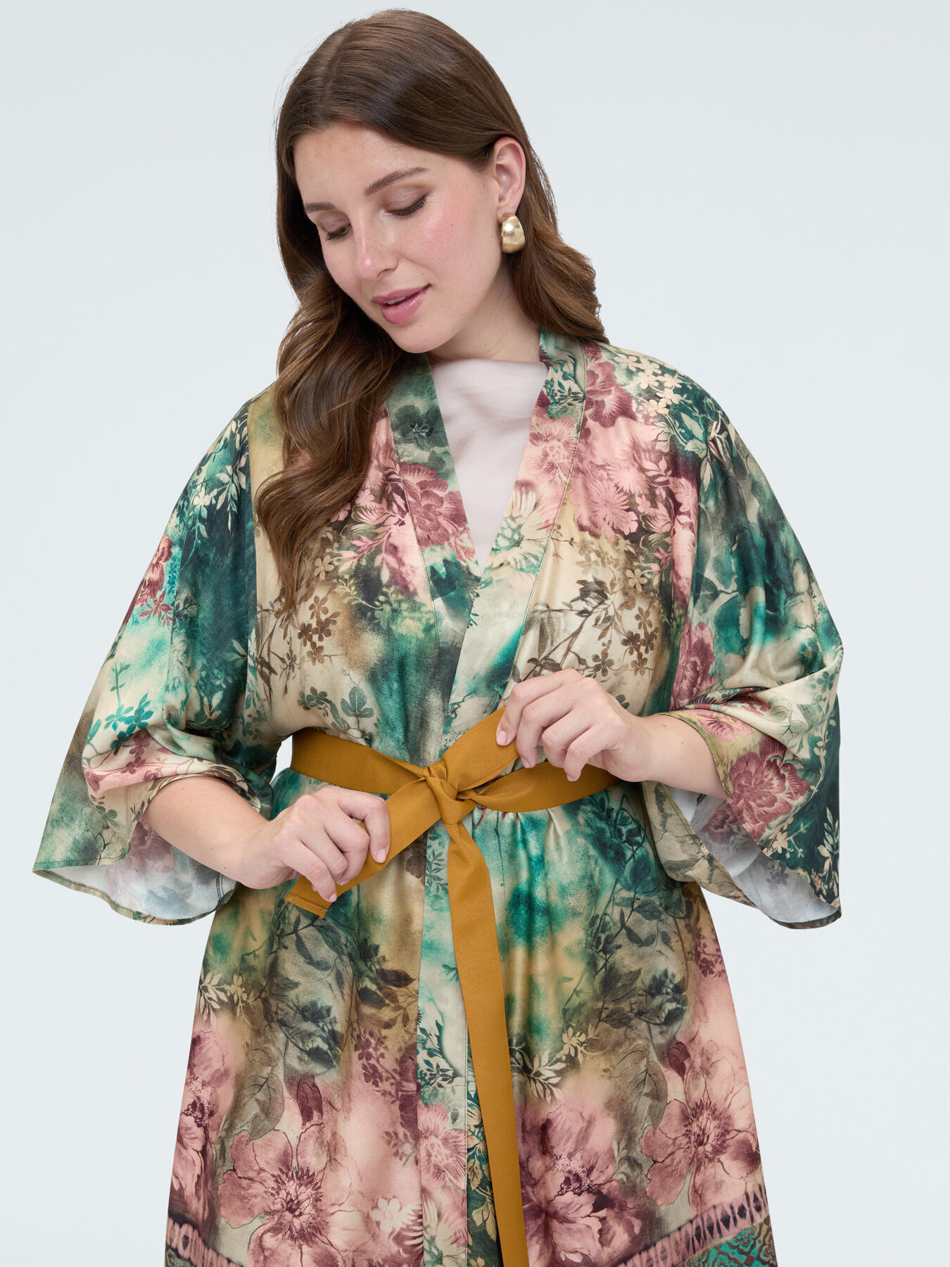 Kimono with print and belt image number 3