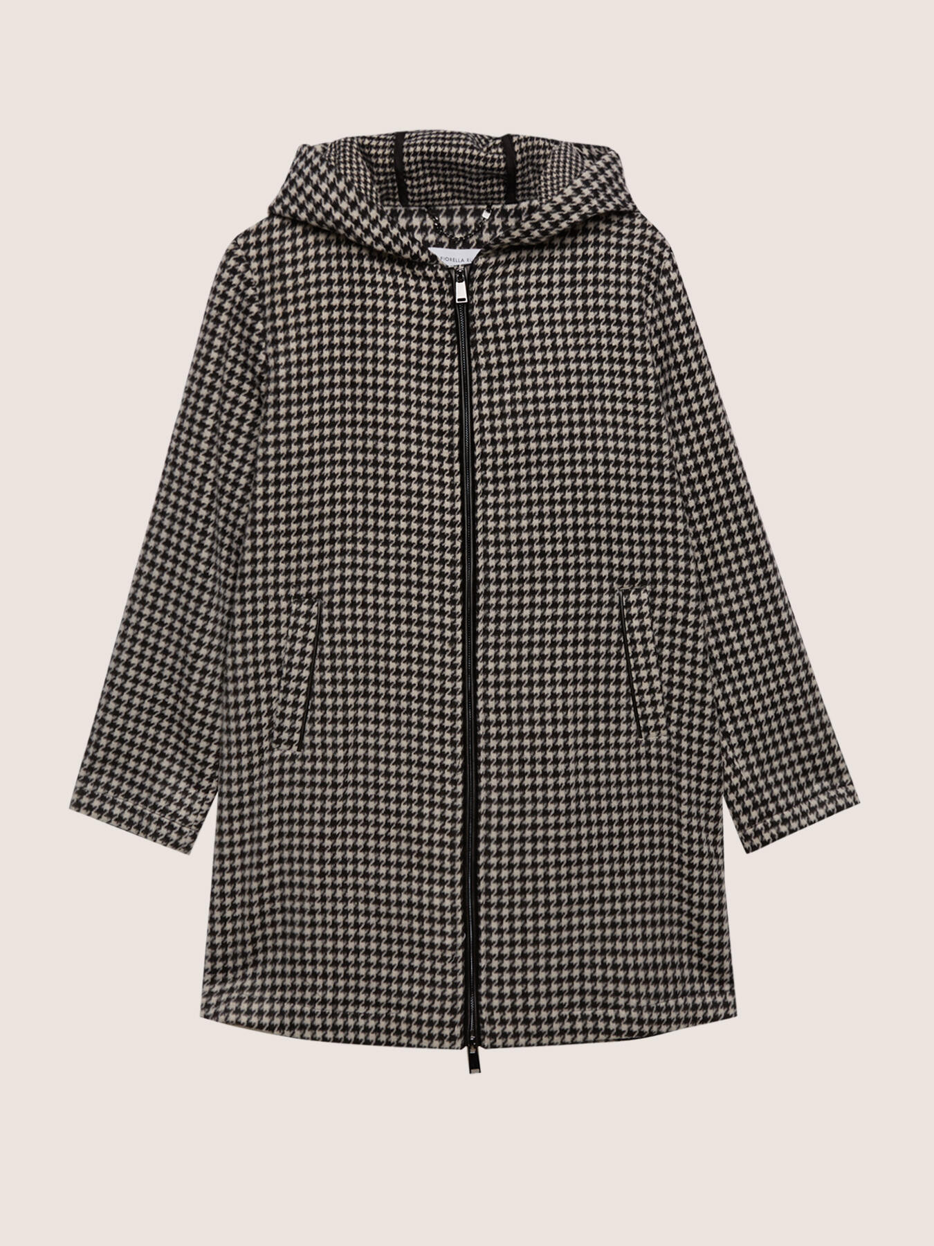 Abrigo blanco y negro image number 3