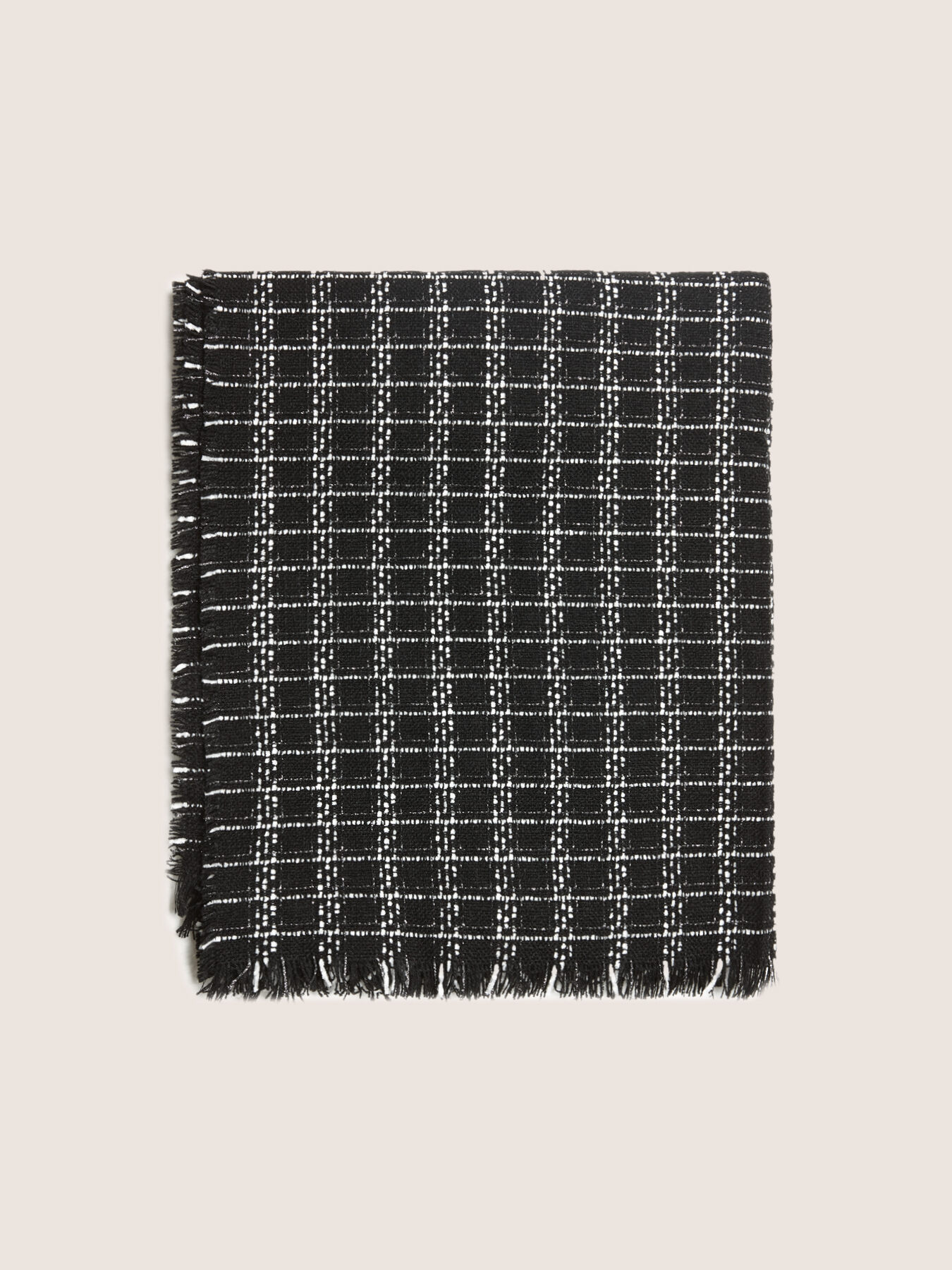 Sciarpa black & white image number 2
