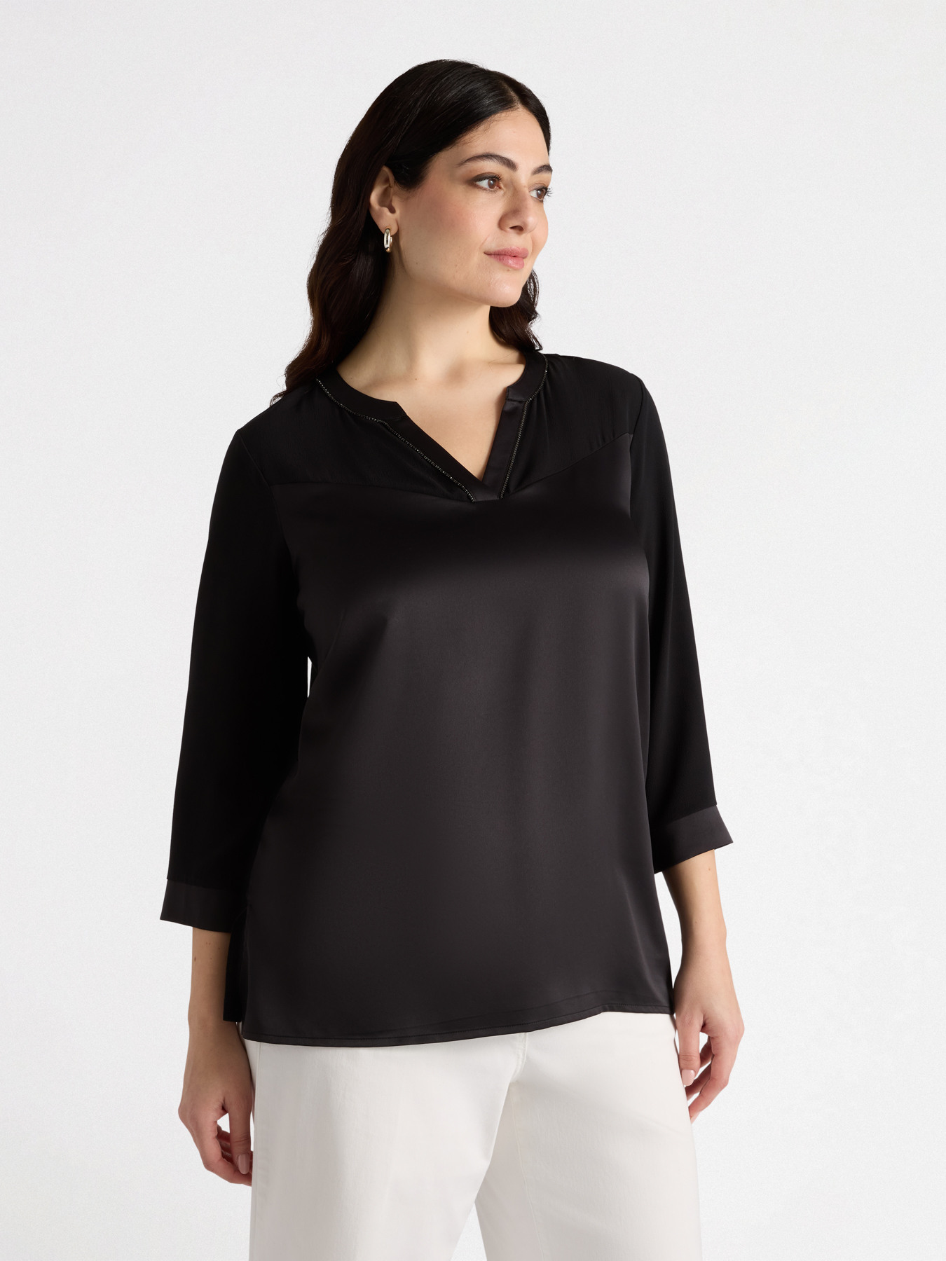 T-shirt bimaterica con scollo a V image number 0