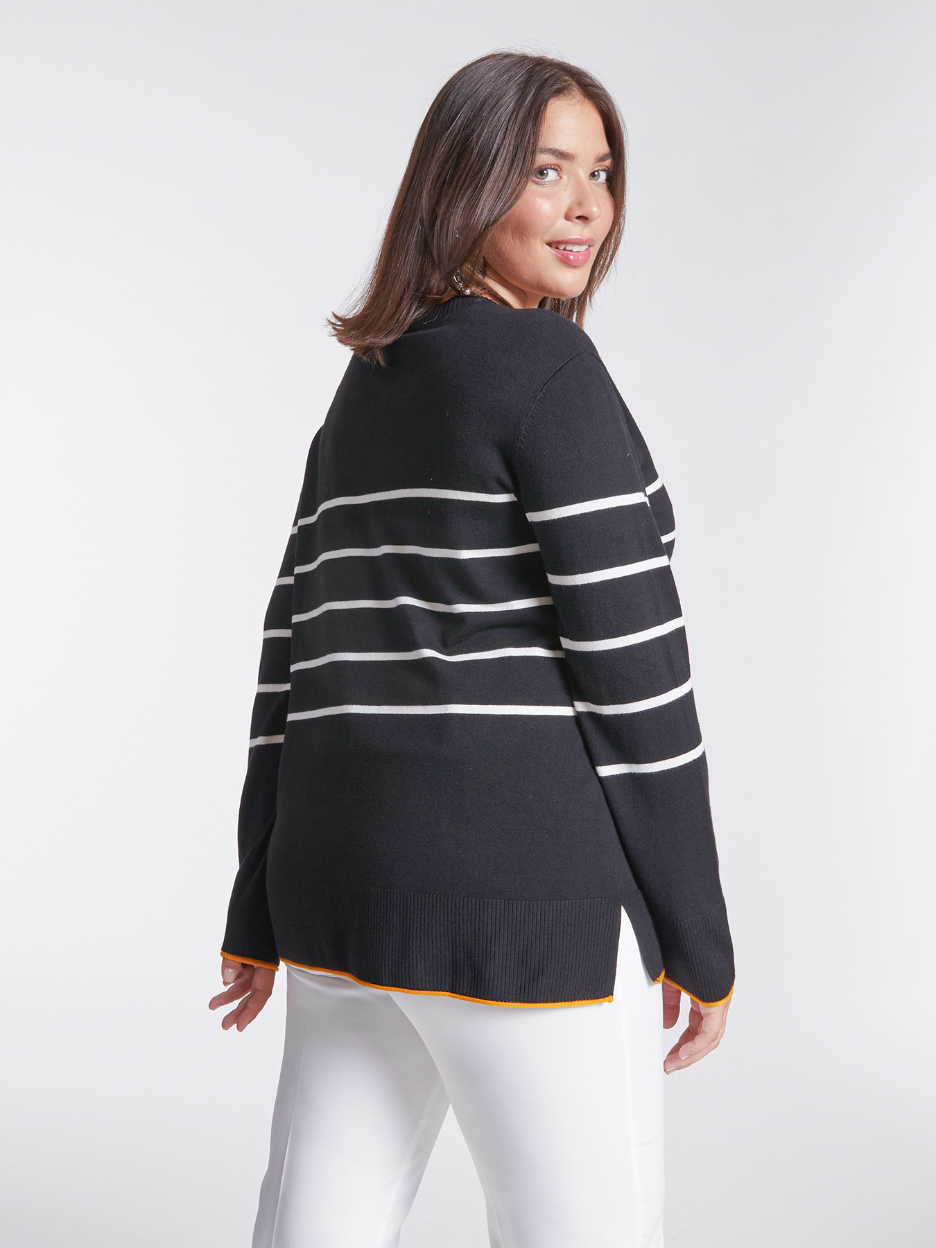 Maglia a righe con bordi colorati image number 1