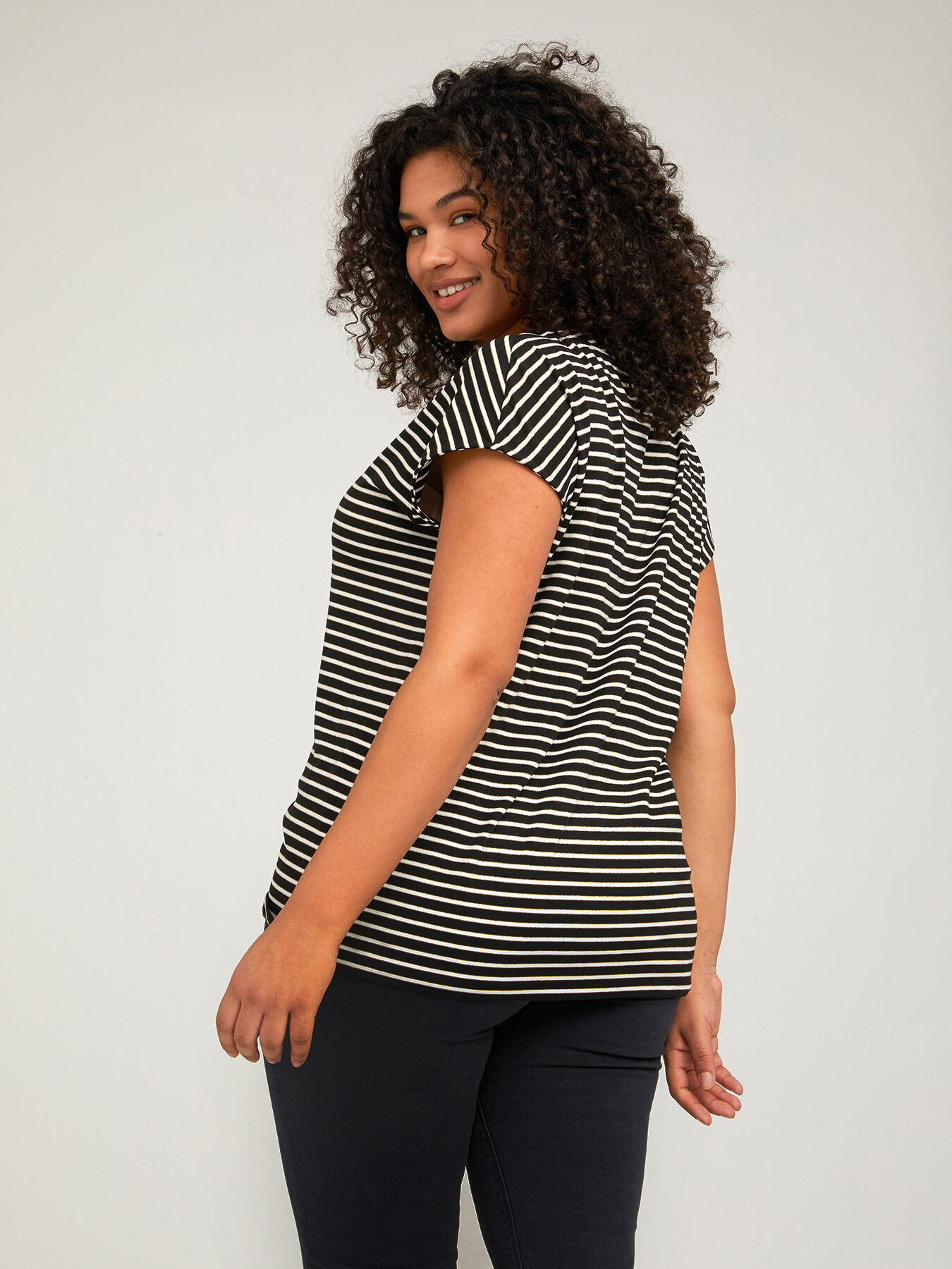 T-Shirt mit Lurex-Streifen image number 1