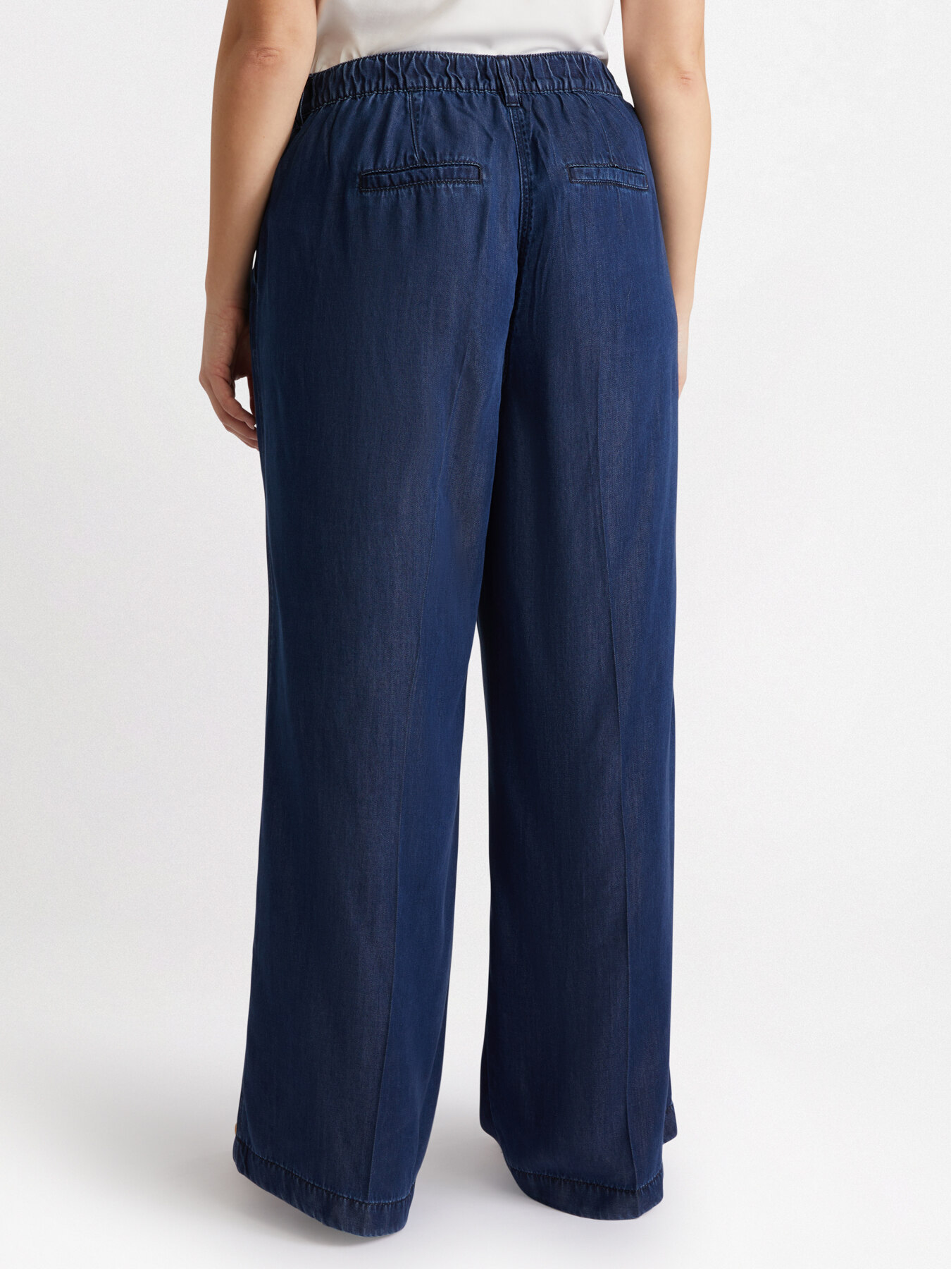 Wide trousers with TENCEL&trade; fibres image number 1