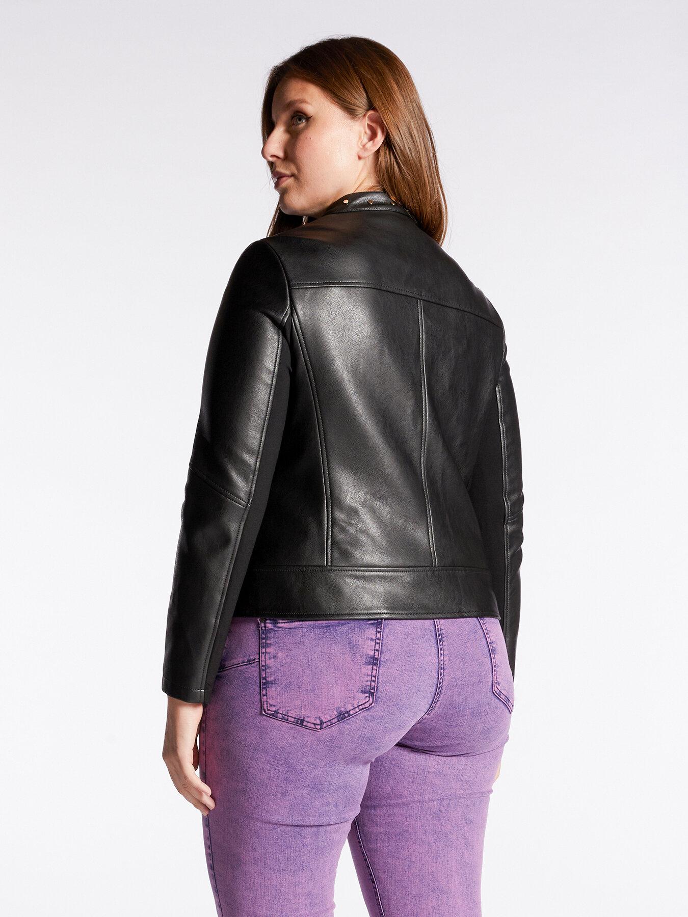 Giubbotto in similpelle con borchie image number 1