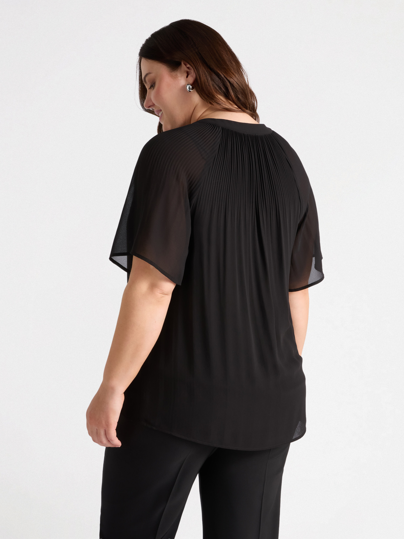Pleated blouse with V-neck image number 1
