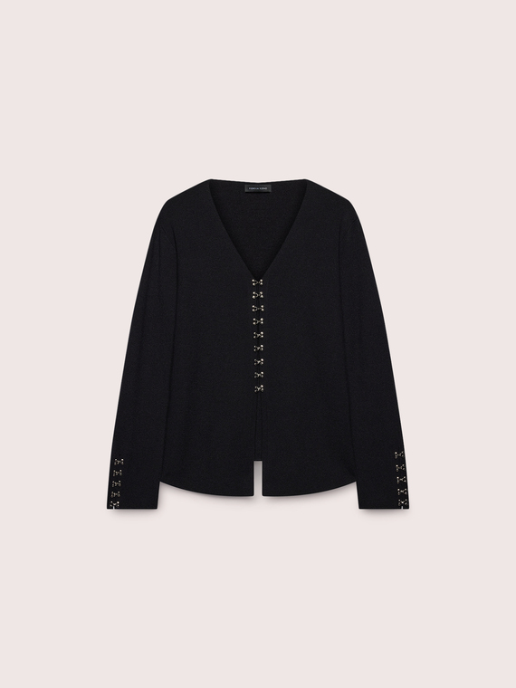 Strickjacke aus feiner Strickware mit Metallapplikationen