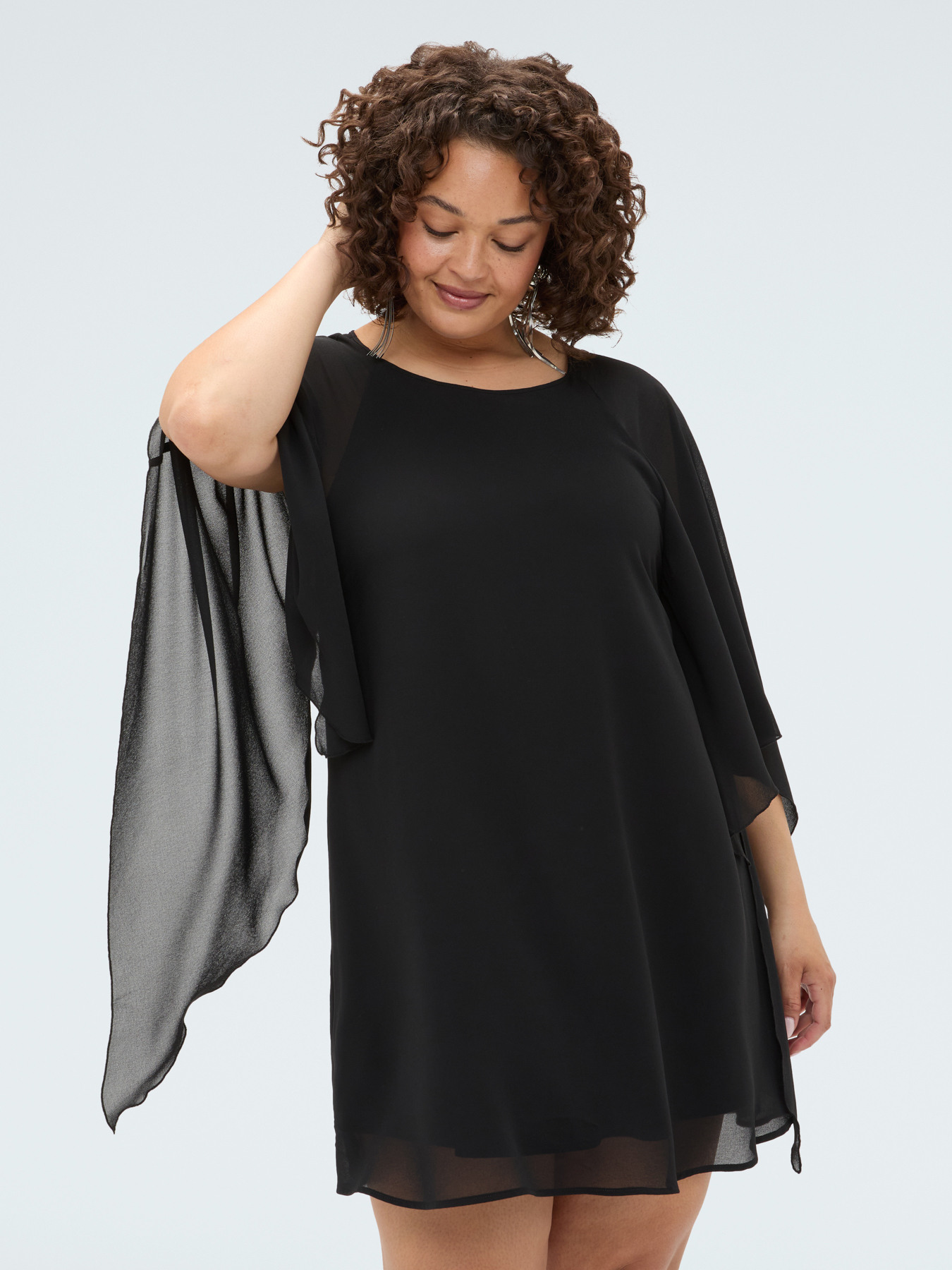 Georgette dress with maxi kimono sleeves image number 2