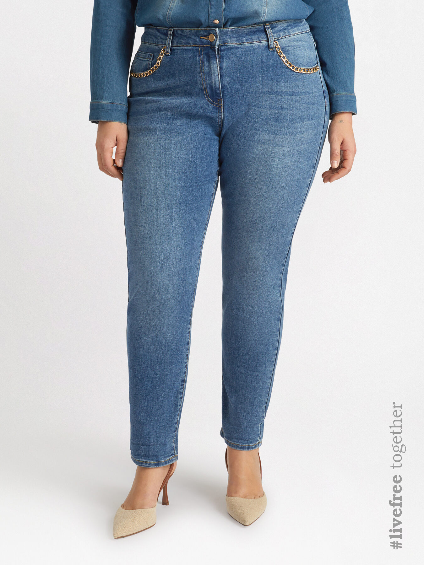 Girl-fit jeans with chain detail image number 0
