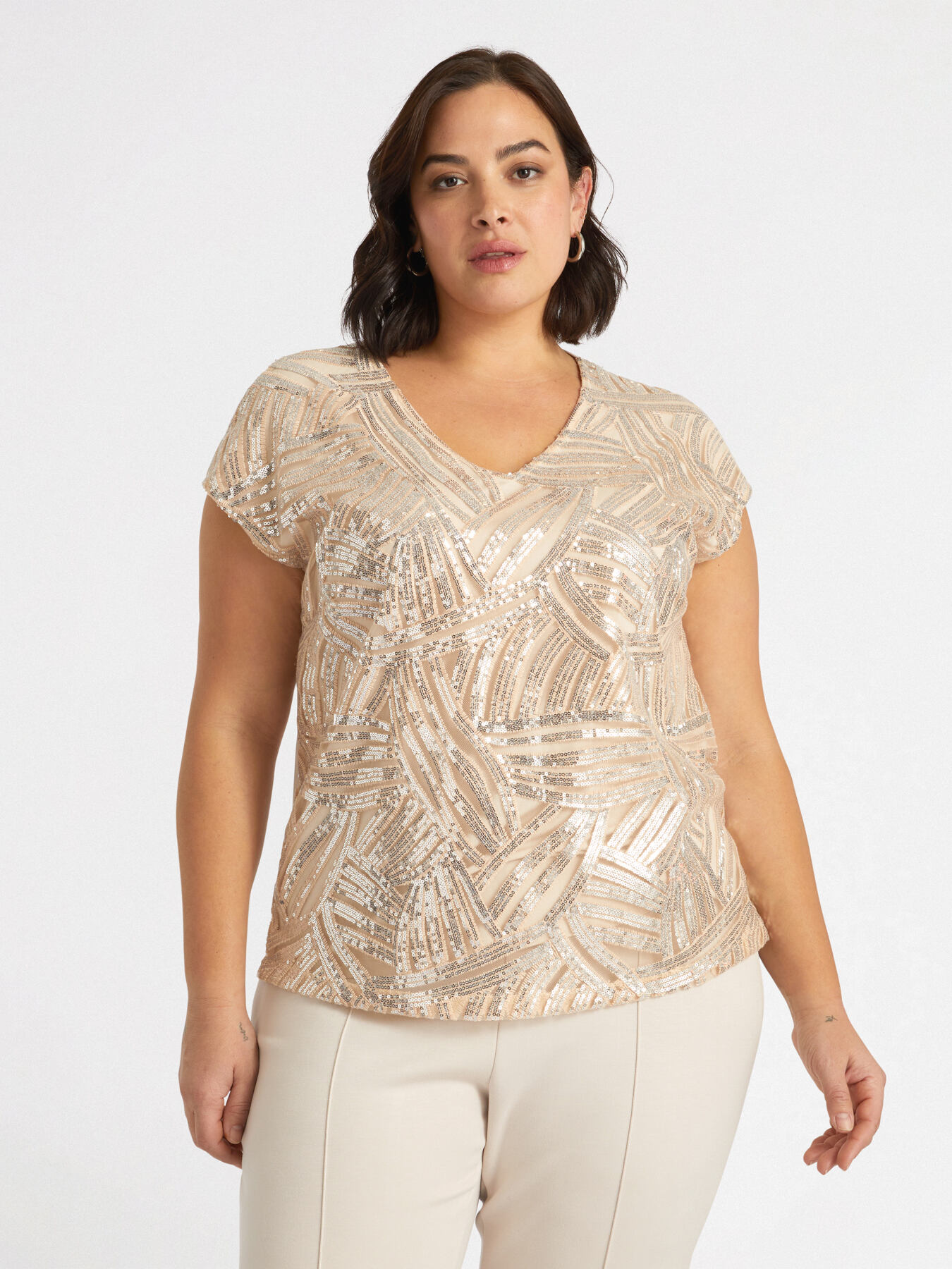 T-shirt ricamata in paillettes con viscosa LENZING&trade; ECOVERO&trade; image number 0