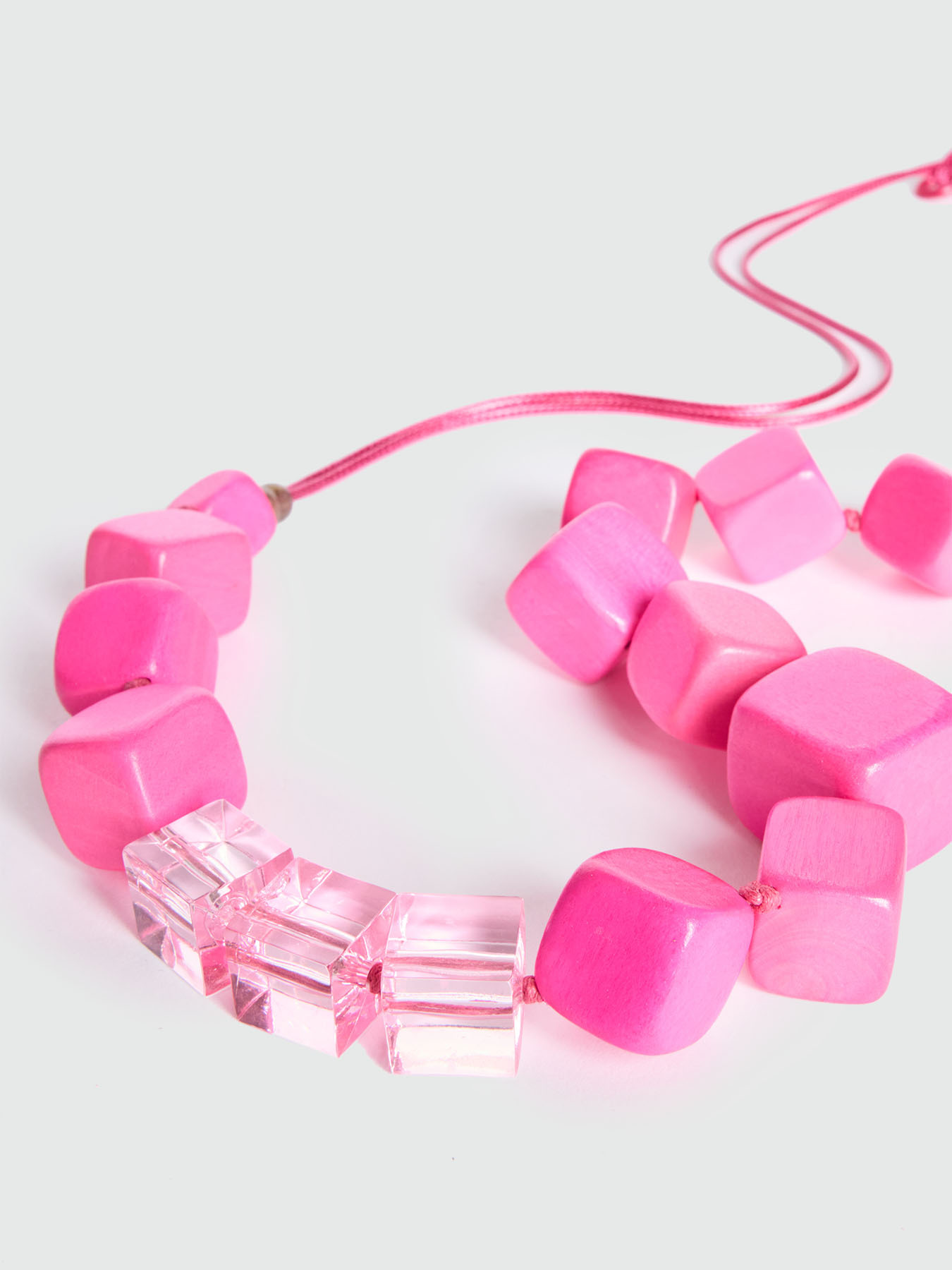 Collier avec cubes color&eacute;s image number 2