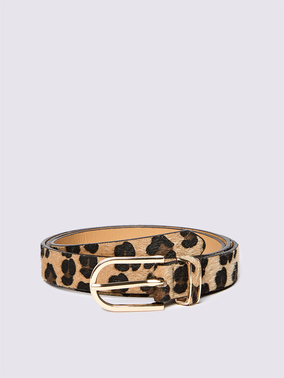 Belt with soft animalier effect buckle