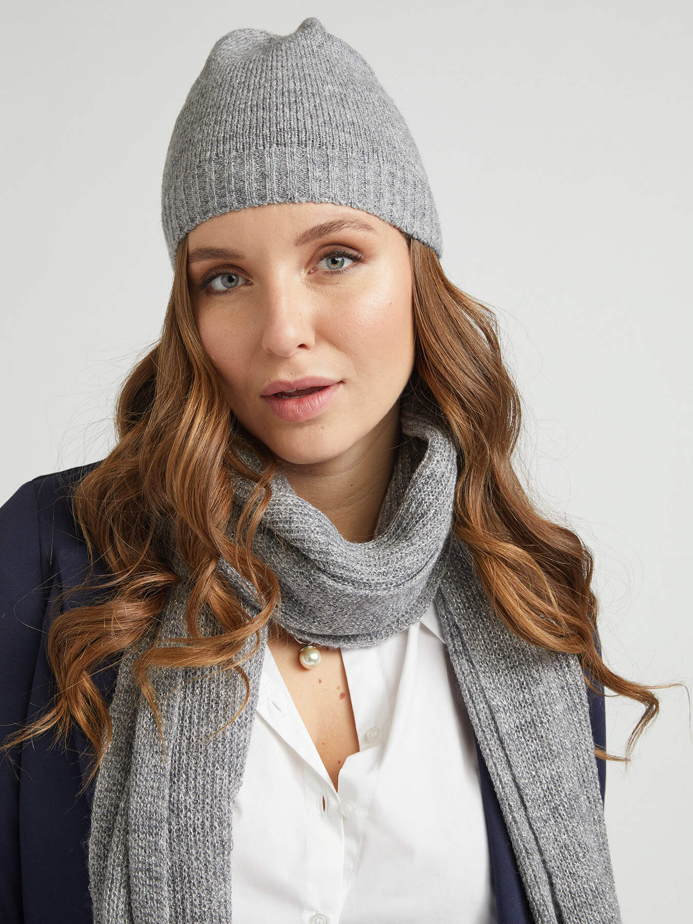 Berretto in tricot lurex image number 2