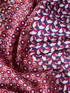 Bufanda estampada en tonos púrpura image number 2