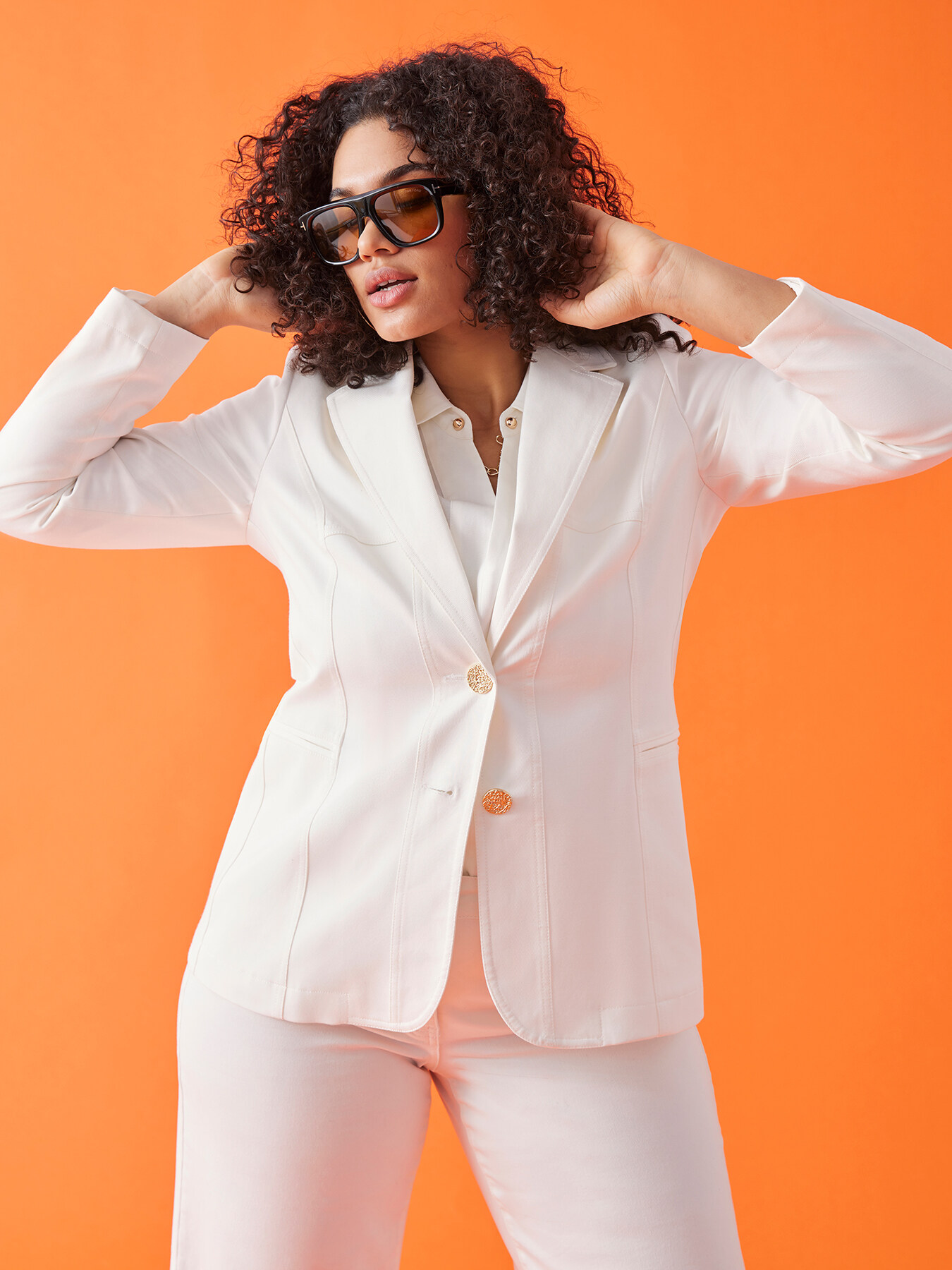 Blazer with two jewelled buttons image number 0