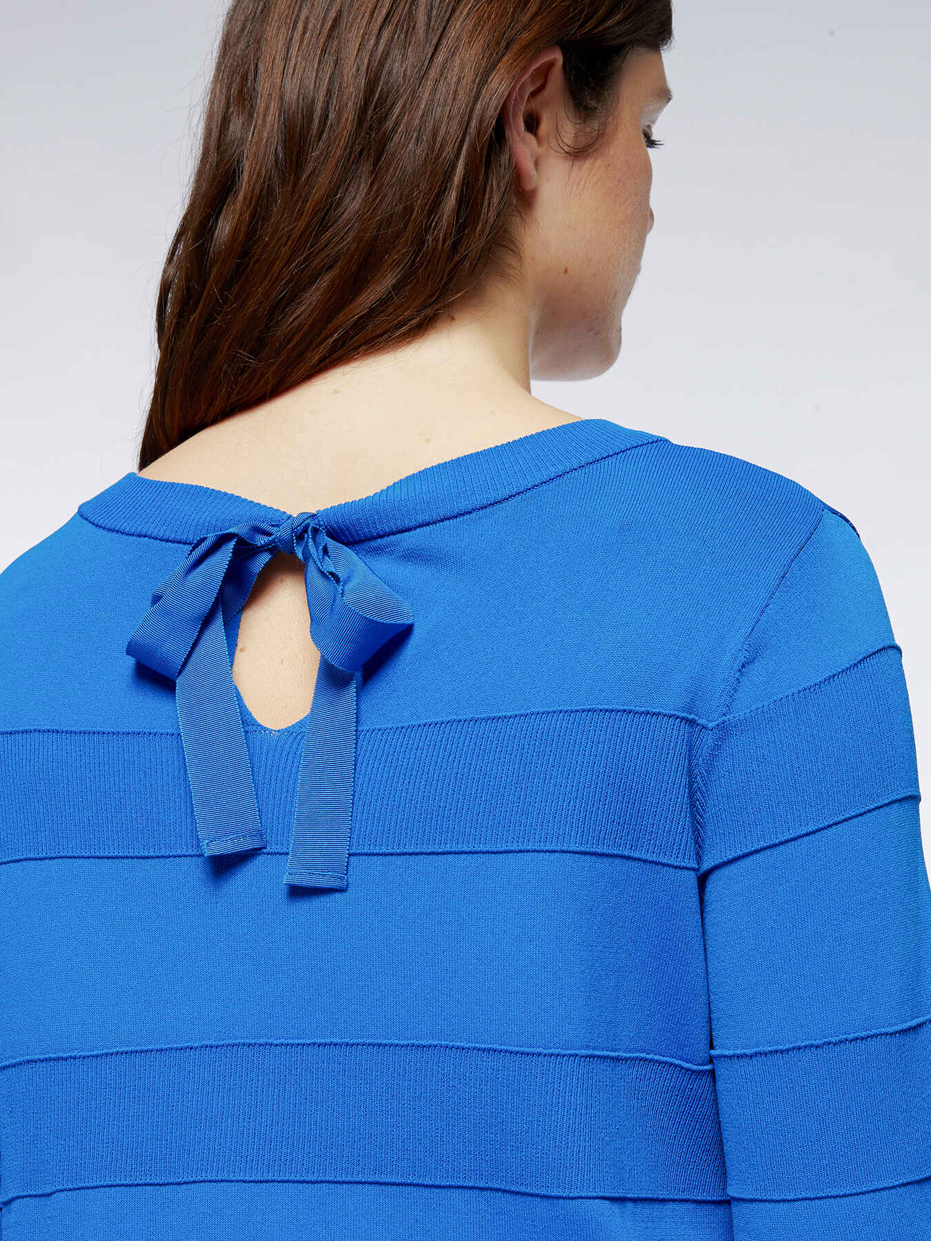 Gestreifter Pullover mit Schn&uuml;rung auf der R&uuml;ckseite image number 3