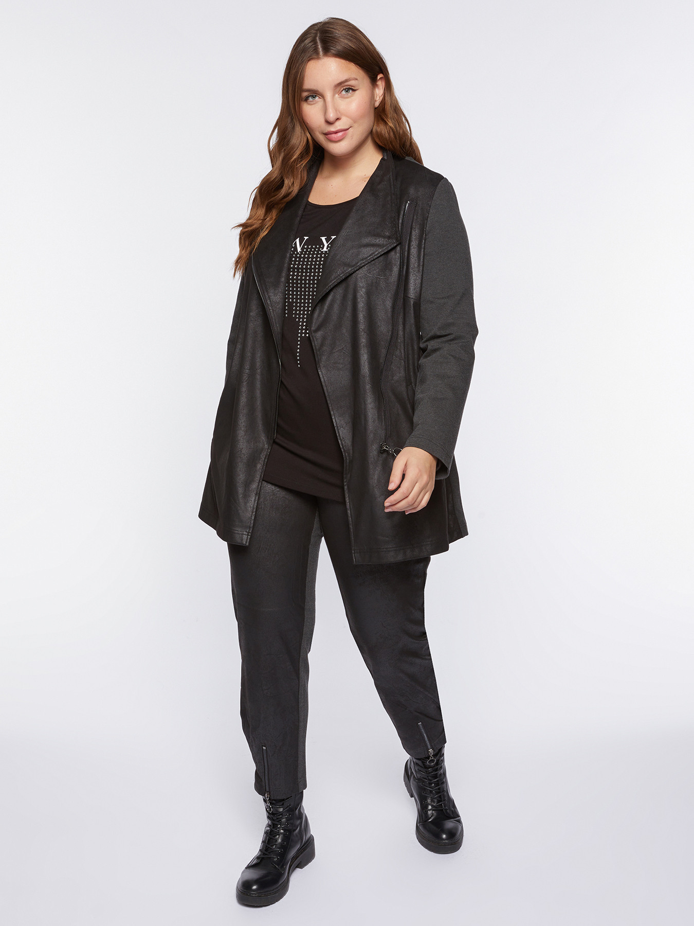 Sweatshirt with asymmetric zipper image number 3