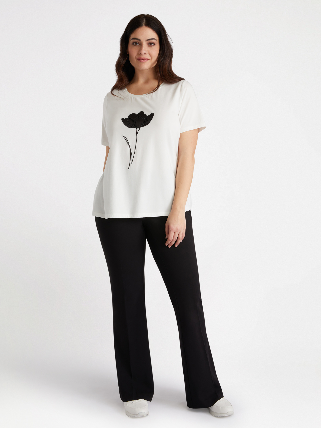 T-shirt con stampa fiore e perline image number 0