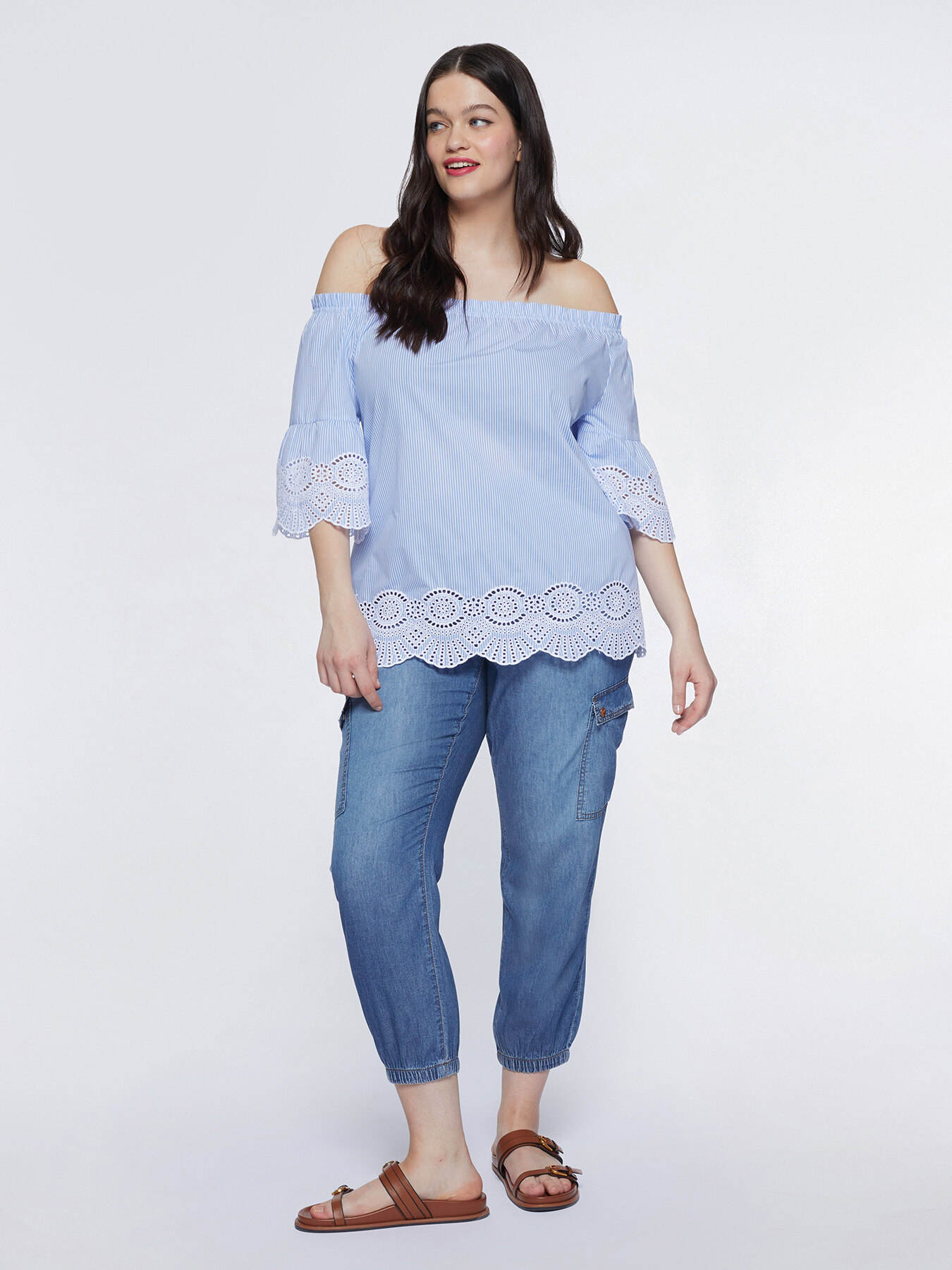 Schulterfreie Bluse mit Spitzenbord&uuml;ren image number 1