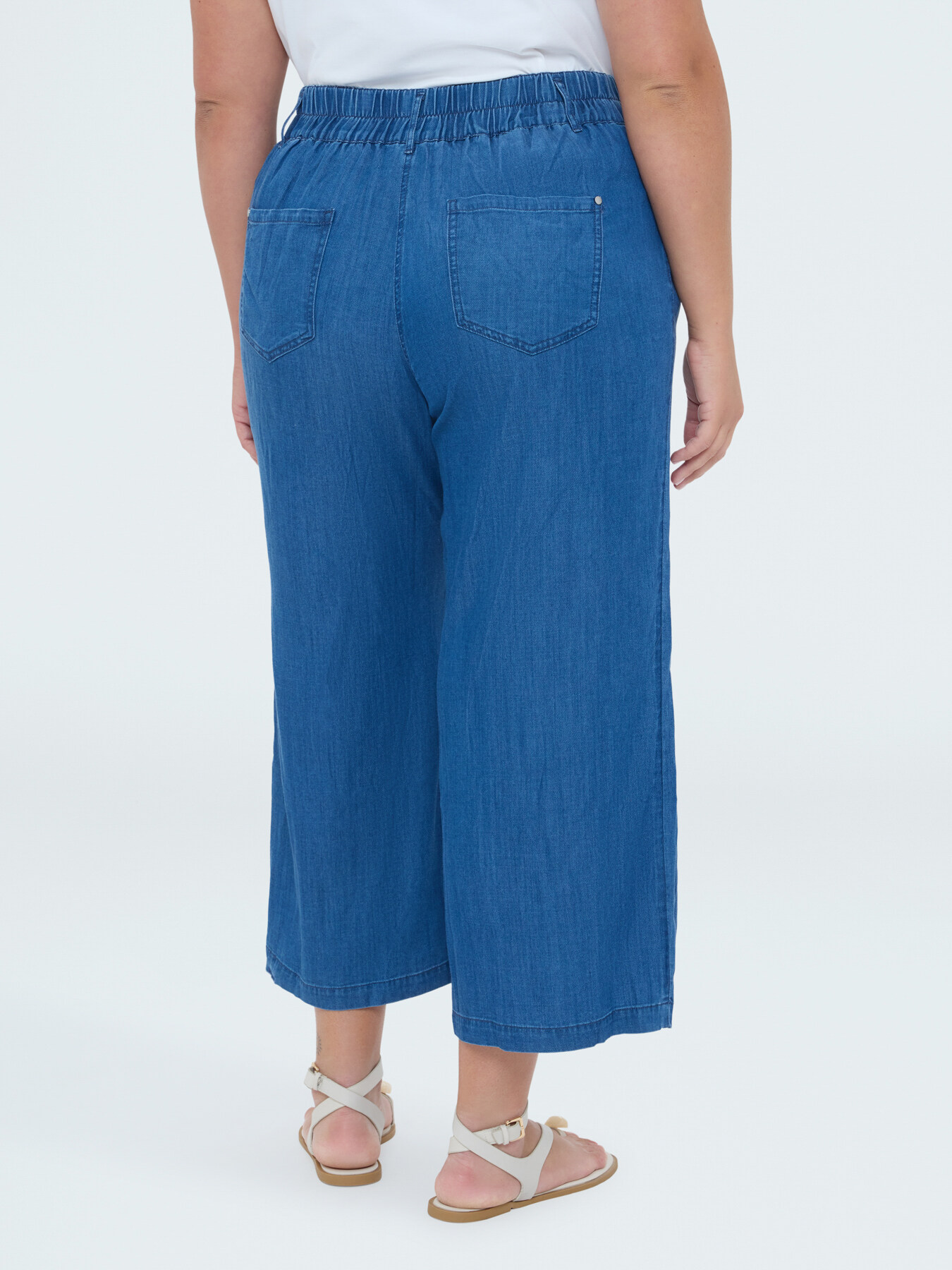 Cropped Tencel jeans image number 1
