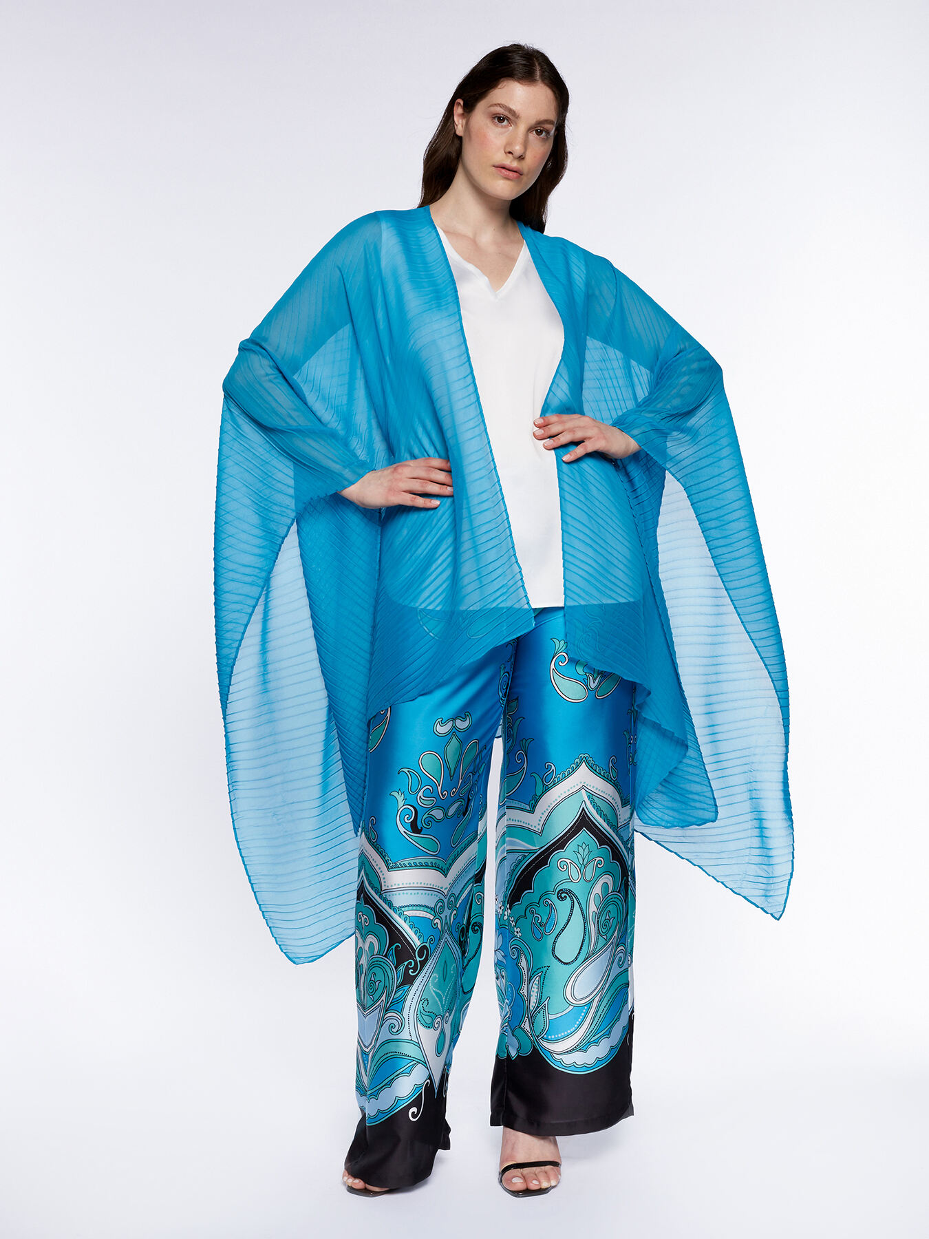 Coprispalle elegante pliss&eacute; image number 2