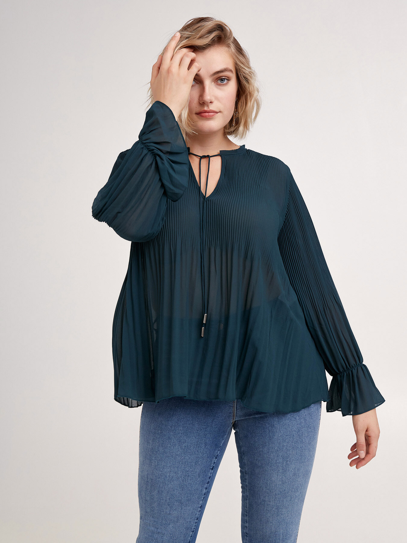 Pleated blouse image number 2