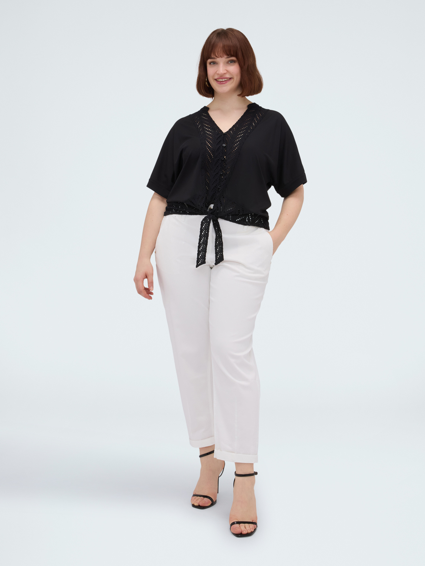Sangallo blouse with knot image number 4