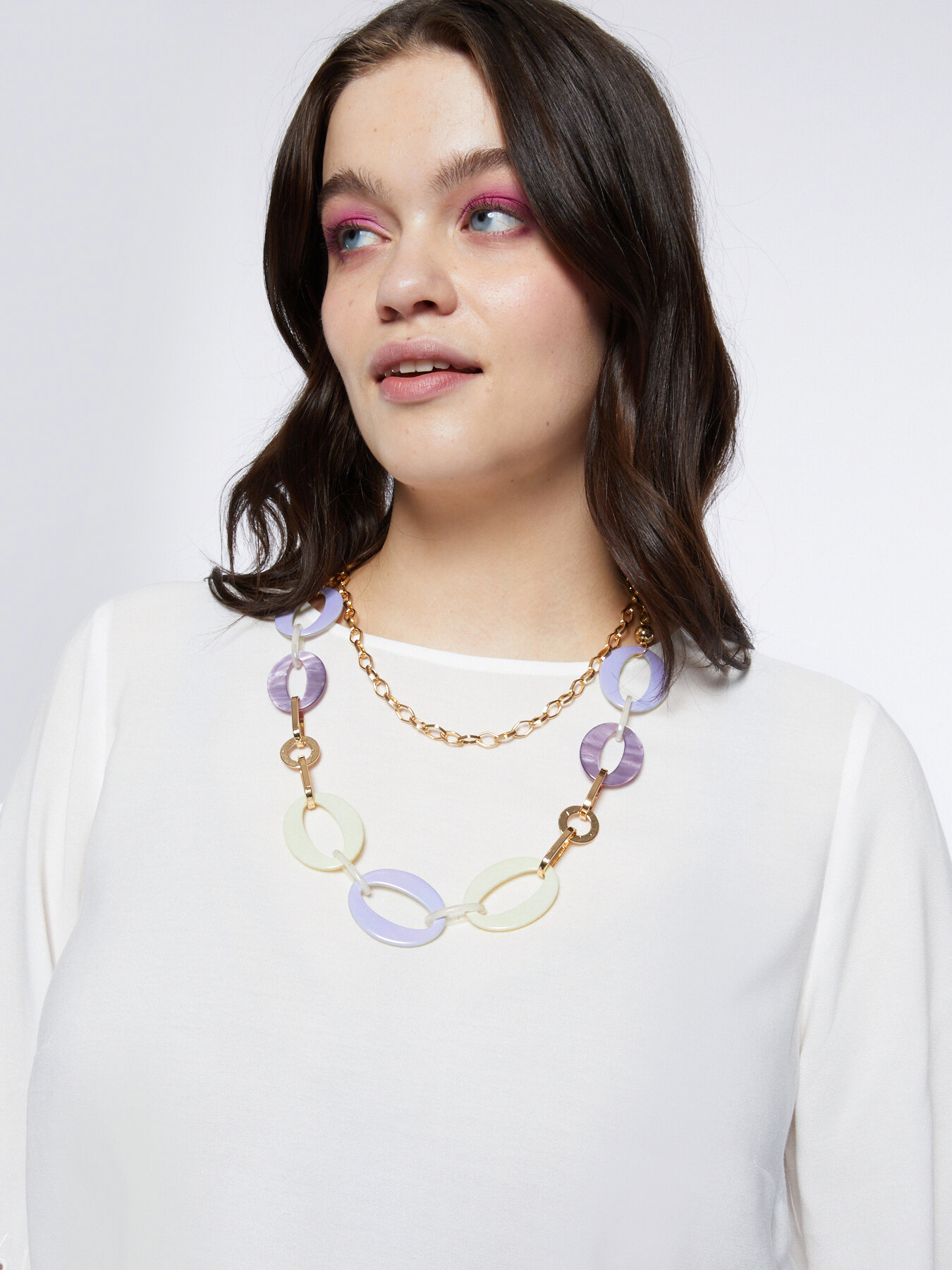 Collar con colgantes estampados image number 2