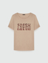 T-shirt con scritta e nappine image number 4