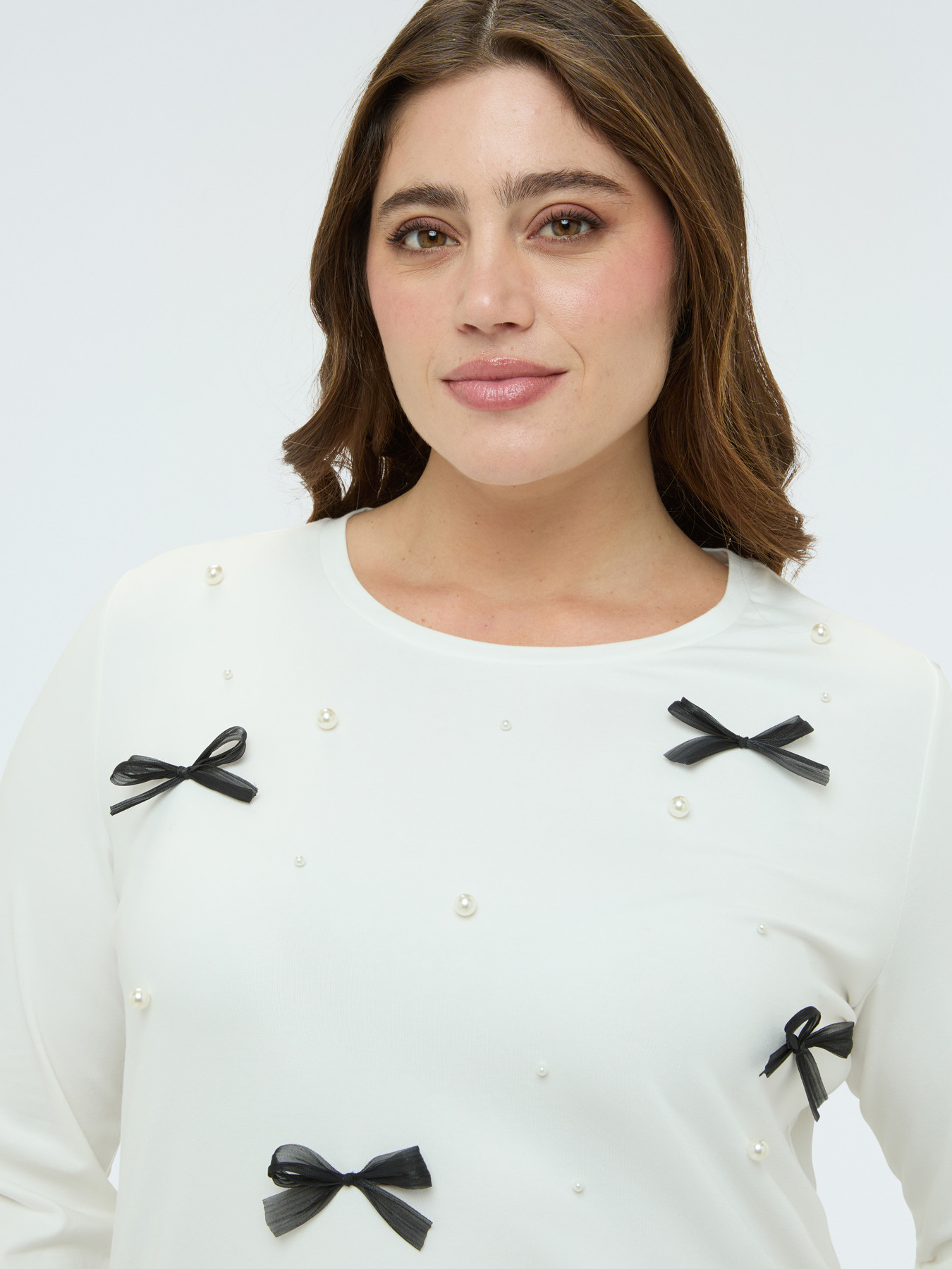Cotton t-shirt with pearls and bows image number 3