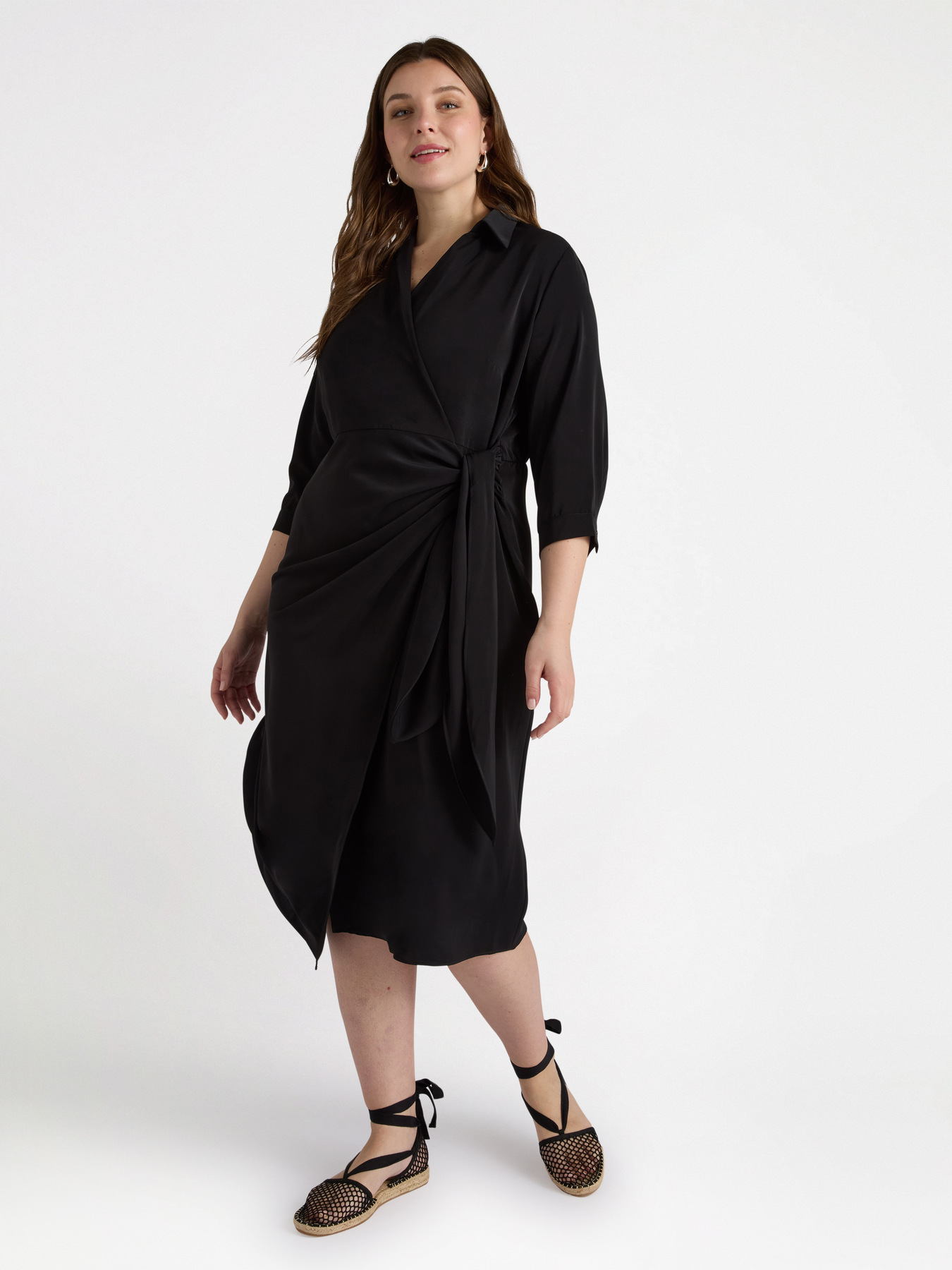 Wraparound dress - JOY image number 9