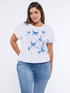 T-Shirt mit gestickten Schmetterlingen und Schriftzug image number 0